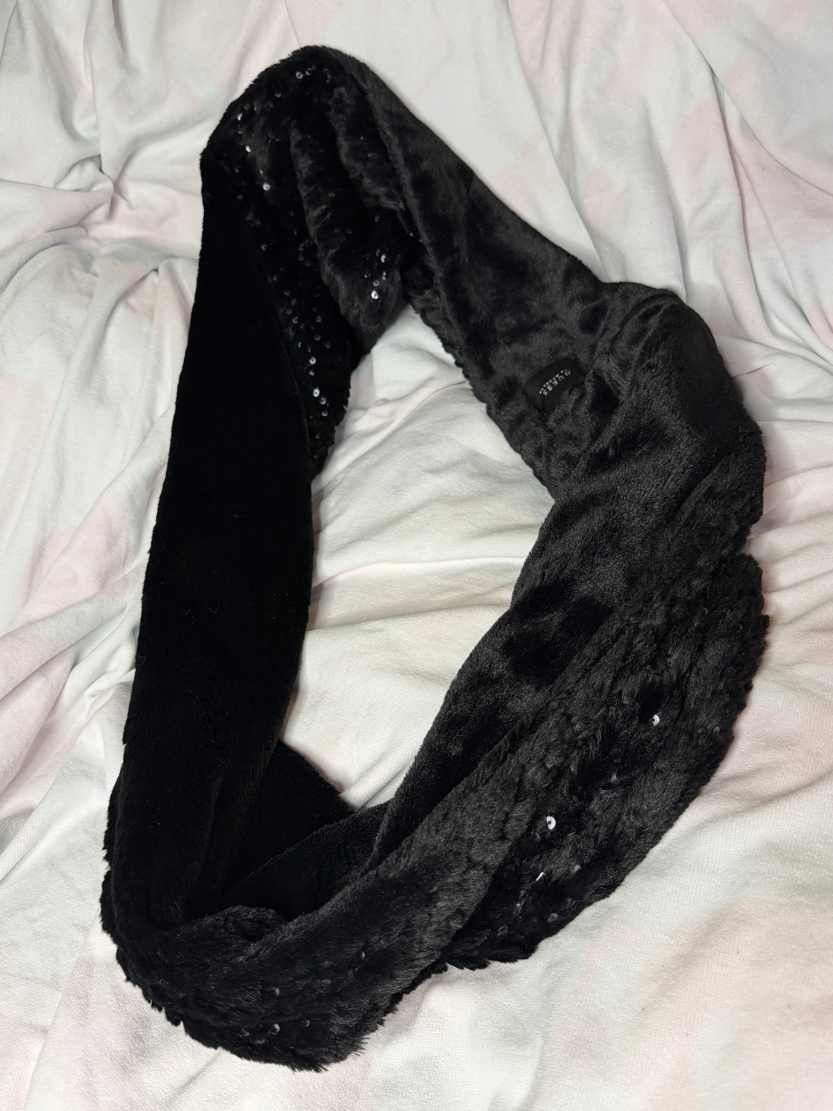 Guess Black Faux Fur Sequin Infinity Scarf - Thumbnail 4