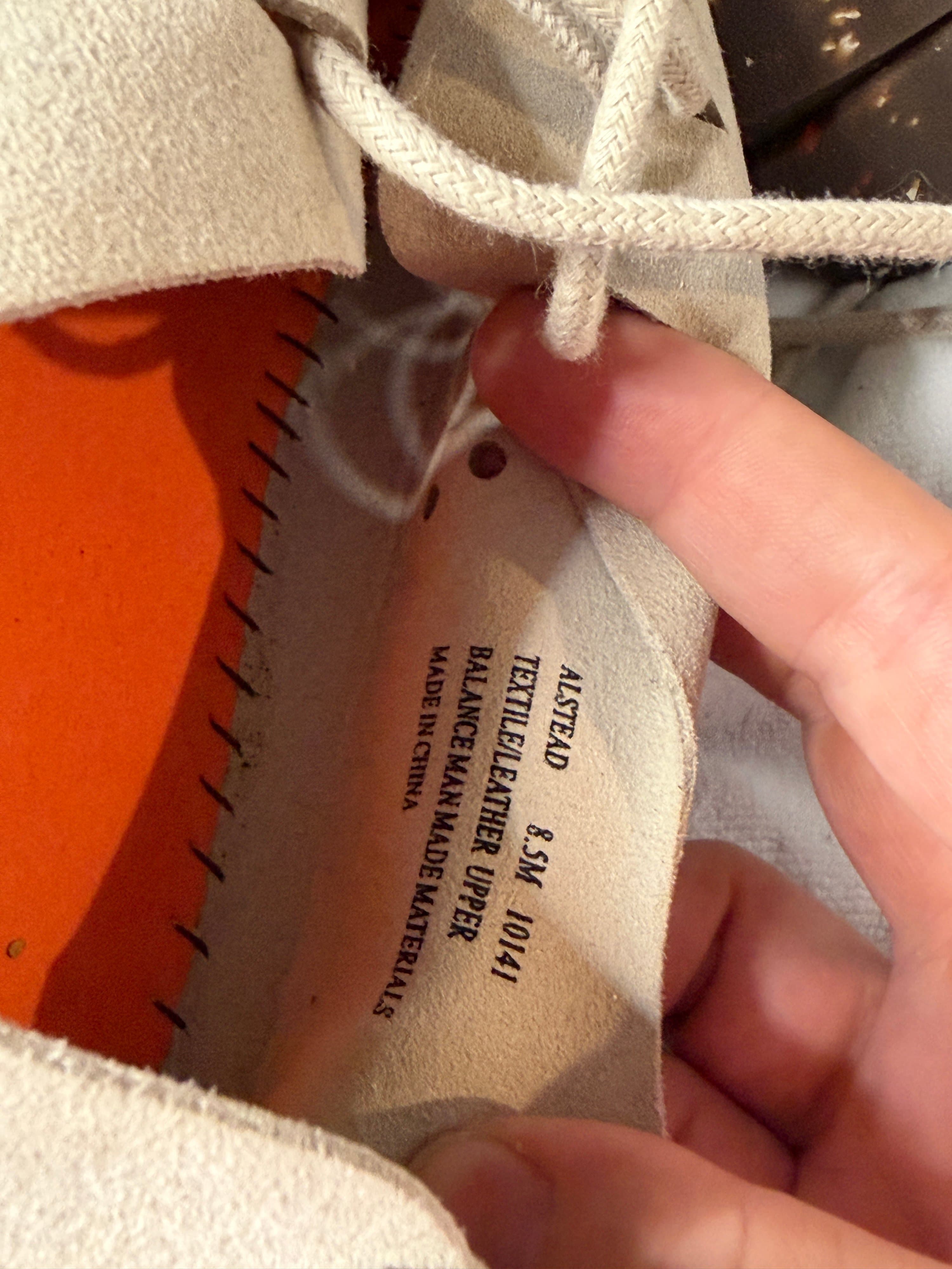 Opot Beige Low-Top Unisex Sneakers Size 8.5 - Thumbnail 3