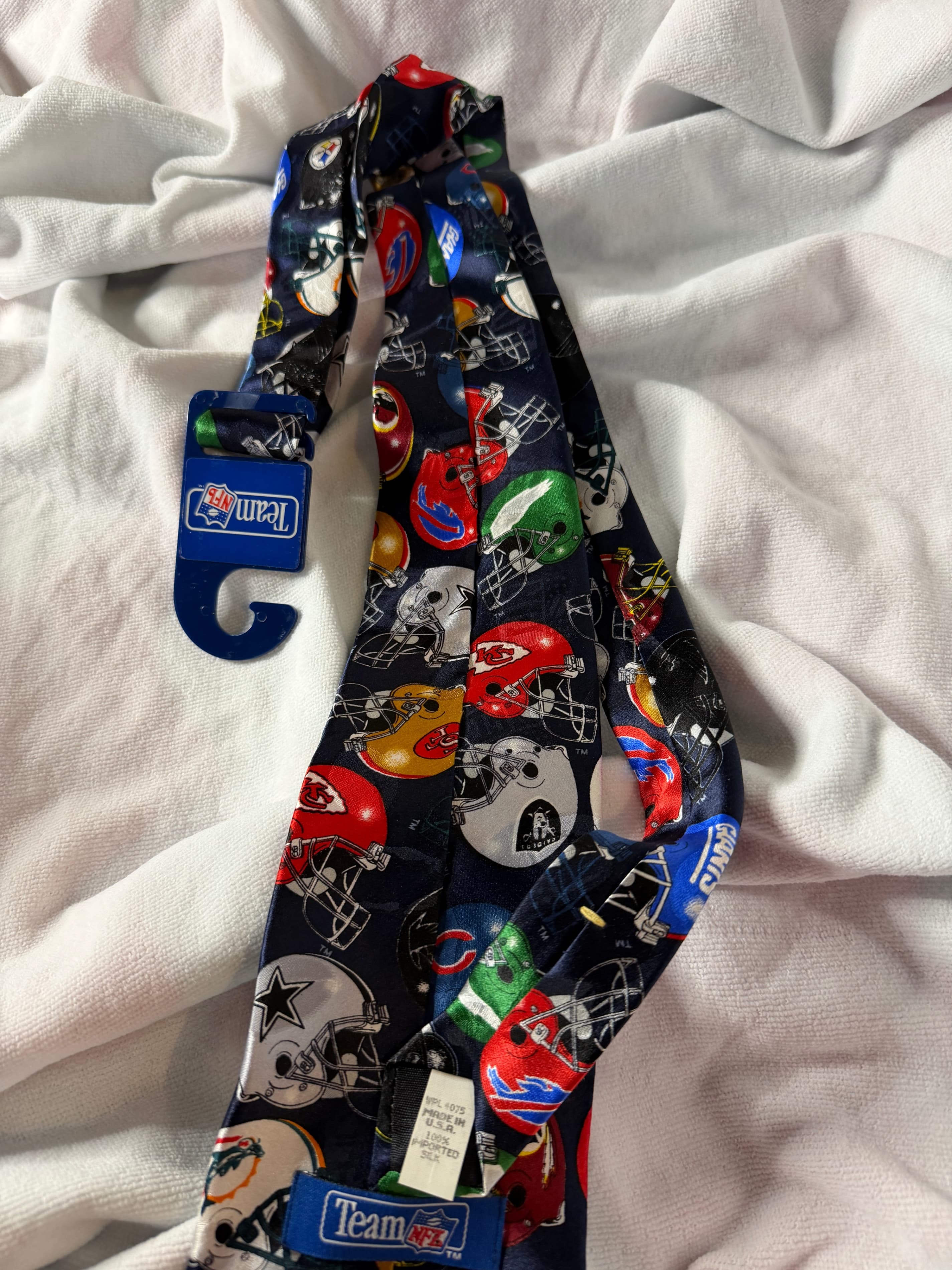 Team NFL Silk Tie with Football Helmets Design - Thumbnail 4