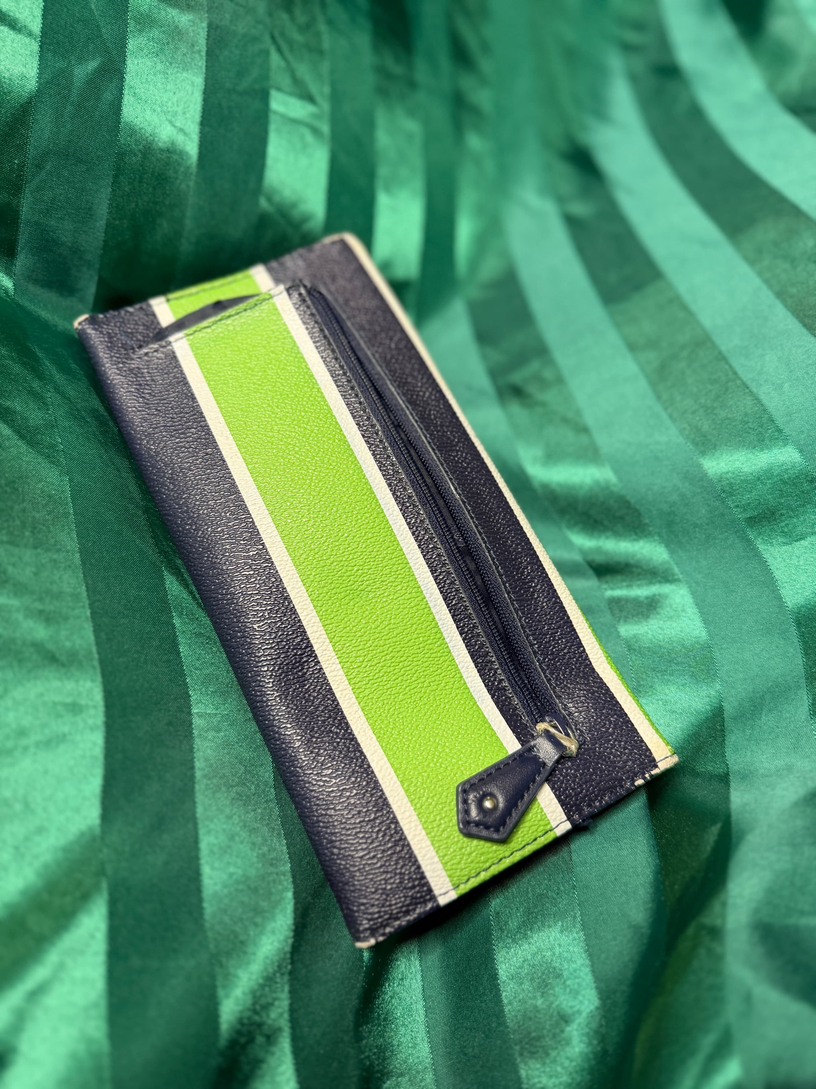 Vera Bradley Striped Wallet with ID Window & Card Slots - Thumbnail 4