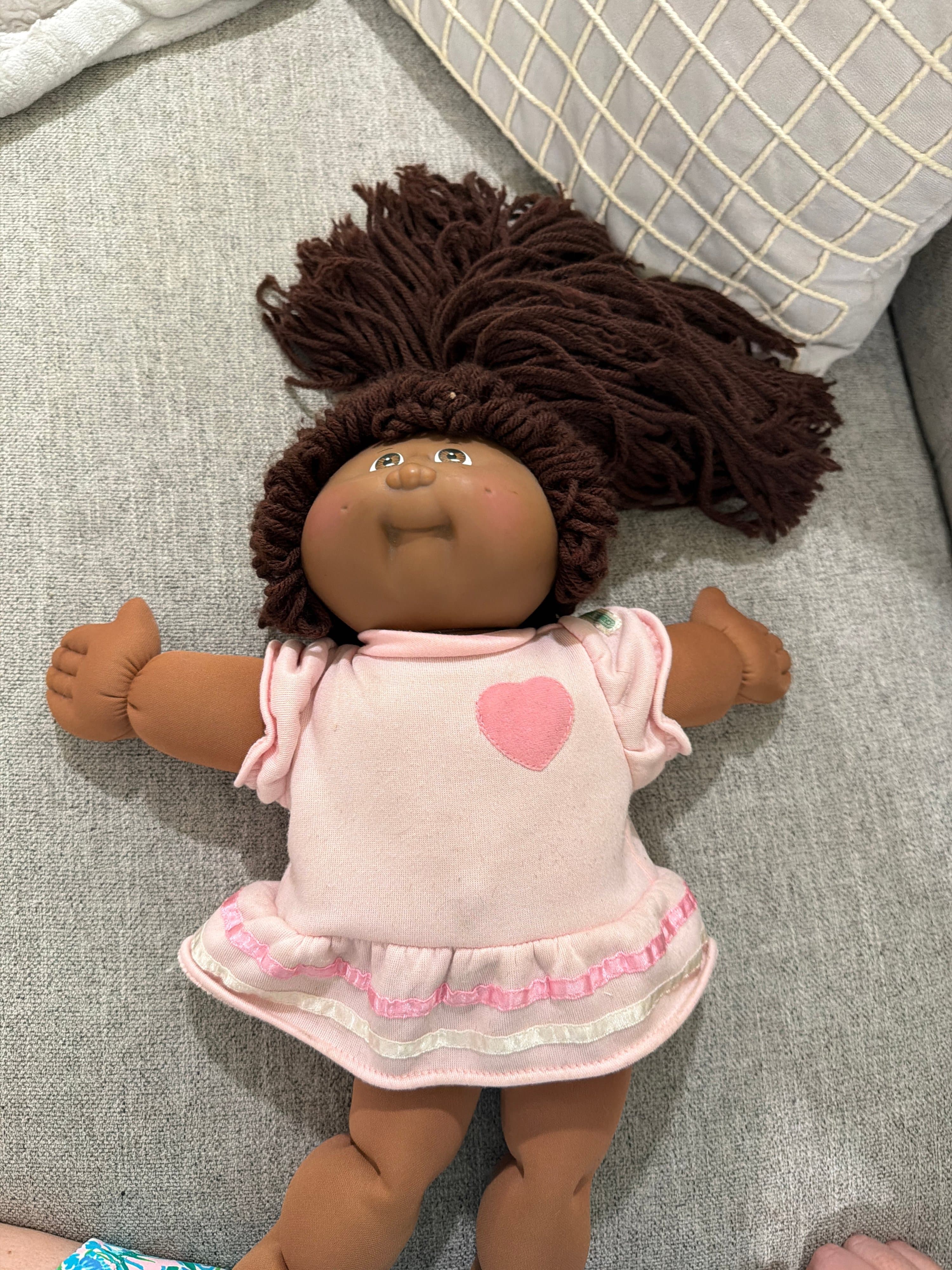 Cabbage Patch Kids 25th Anniv. – Brown Yarn Hair, Original Outfit – Film Prop - Thumbnail 5