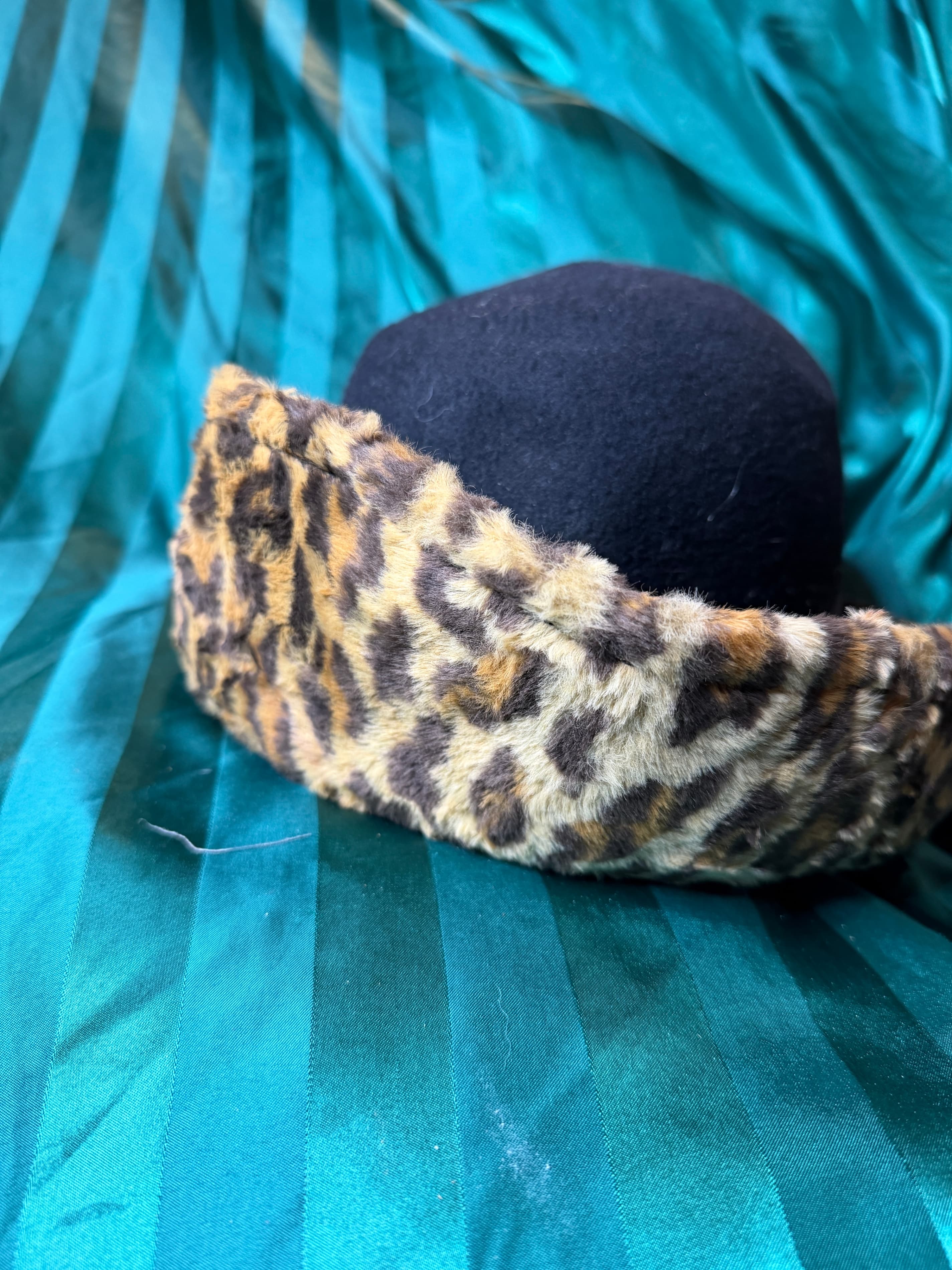 Sonni San Francisco Wool Fedora – Leopard Print – Film Prop - Thumbnail 4