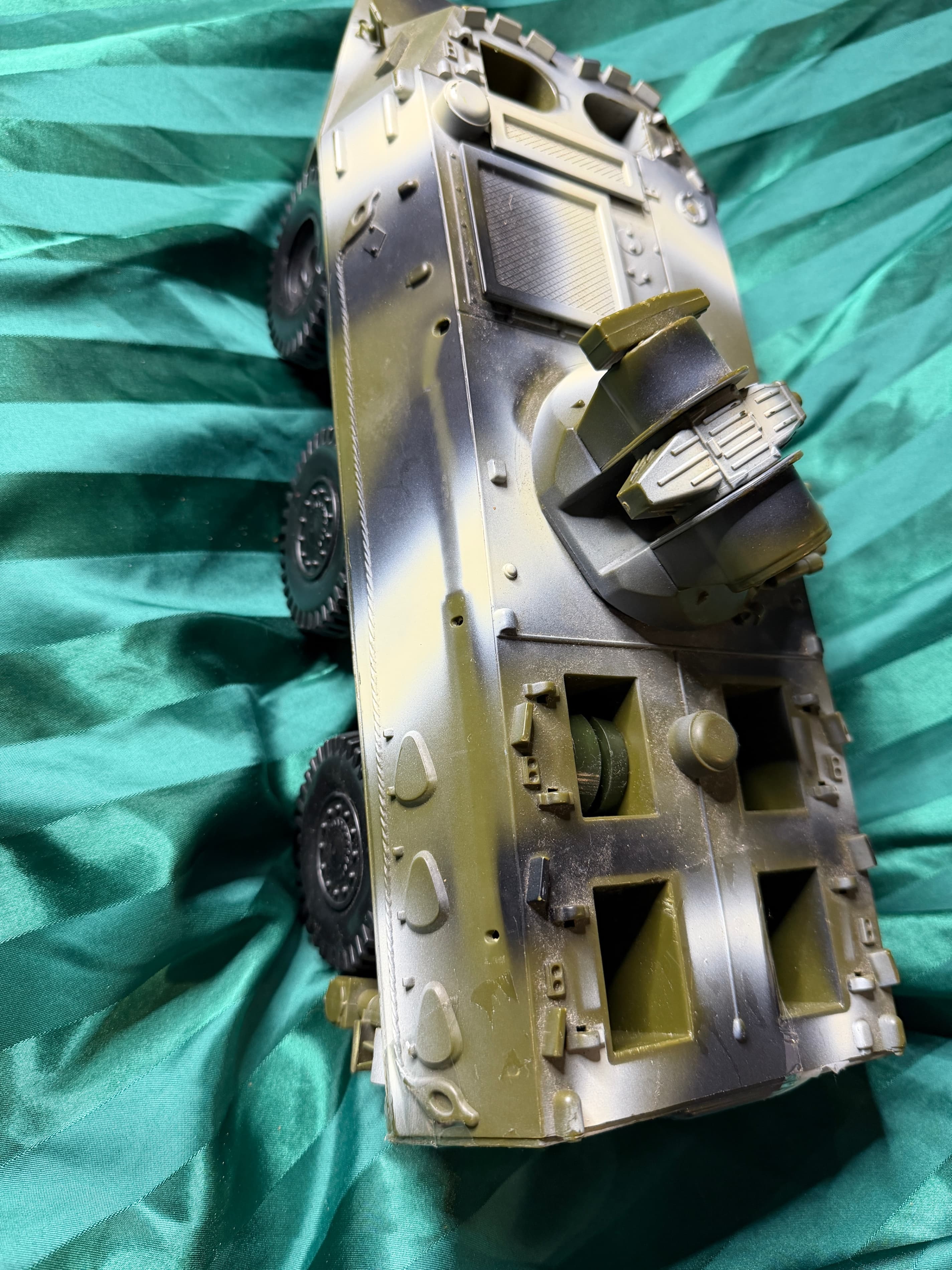 Vintage Military Toy Tank with Rotating Turret – Film Prop - Thumbnail 7