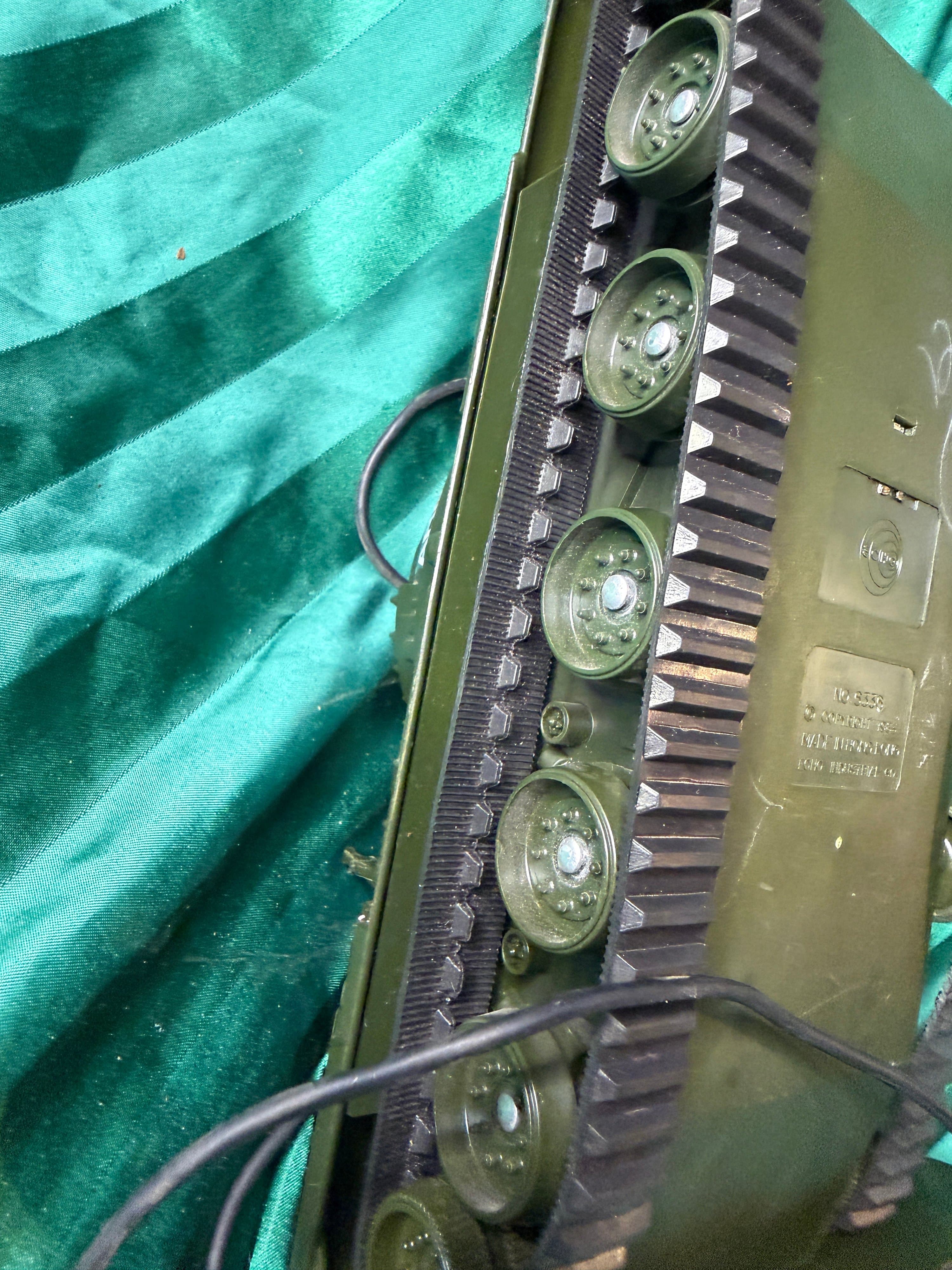 Vintage ECHO RC Commander’s Tank – Model M88491 - Thumbnail 7