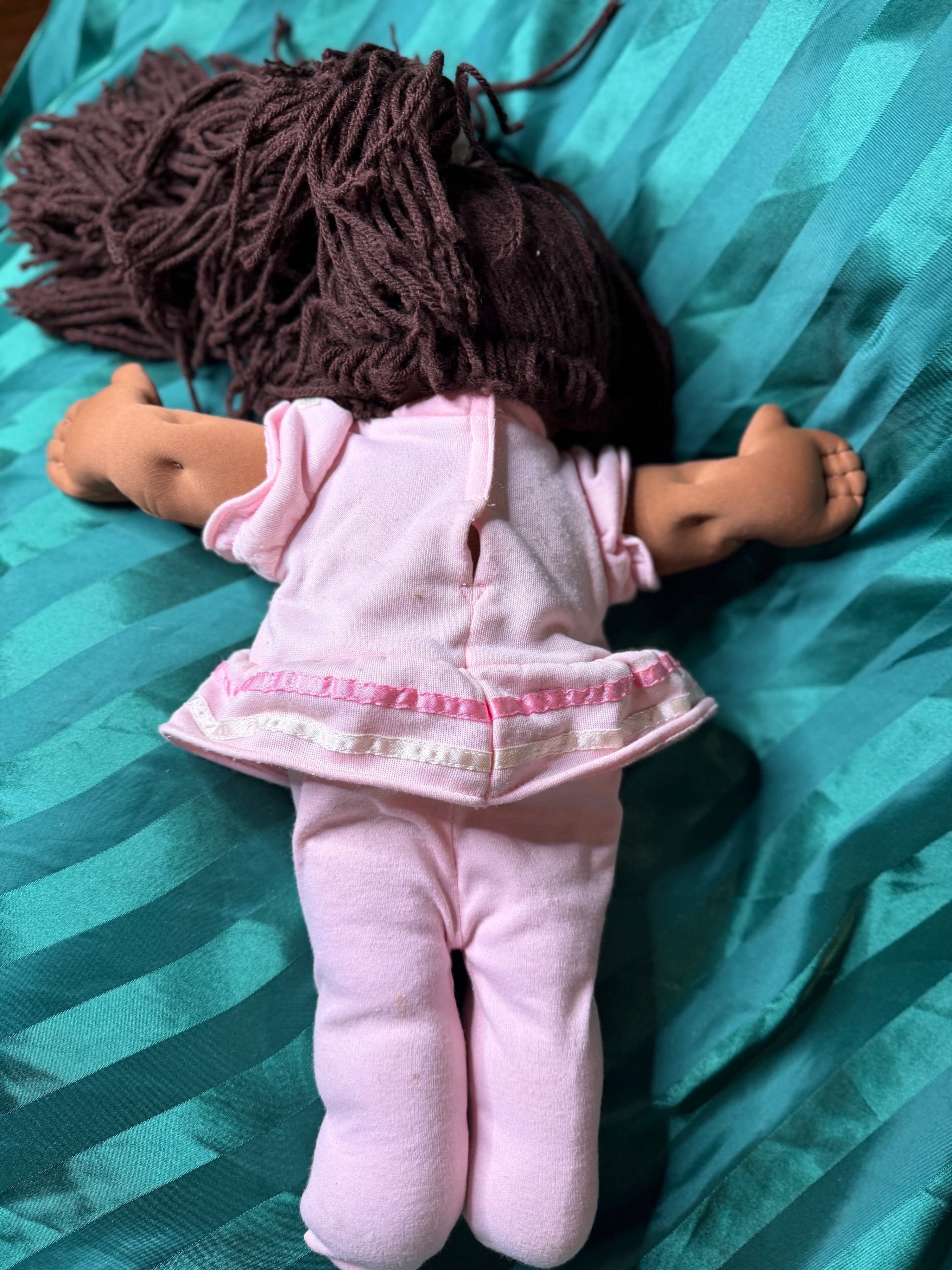 Cabbage Patch Kids 25th Anniv. – Brown Yarn Hair, Original Outfit – Film Prop - Thumbnail 10