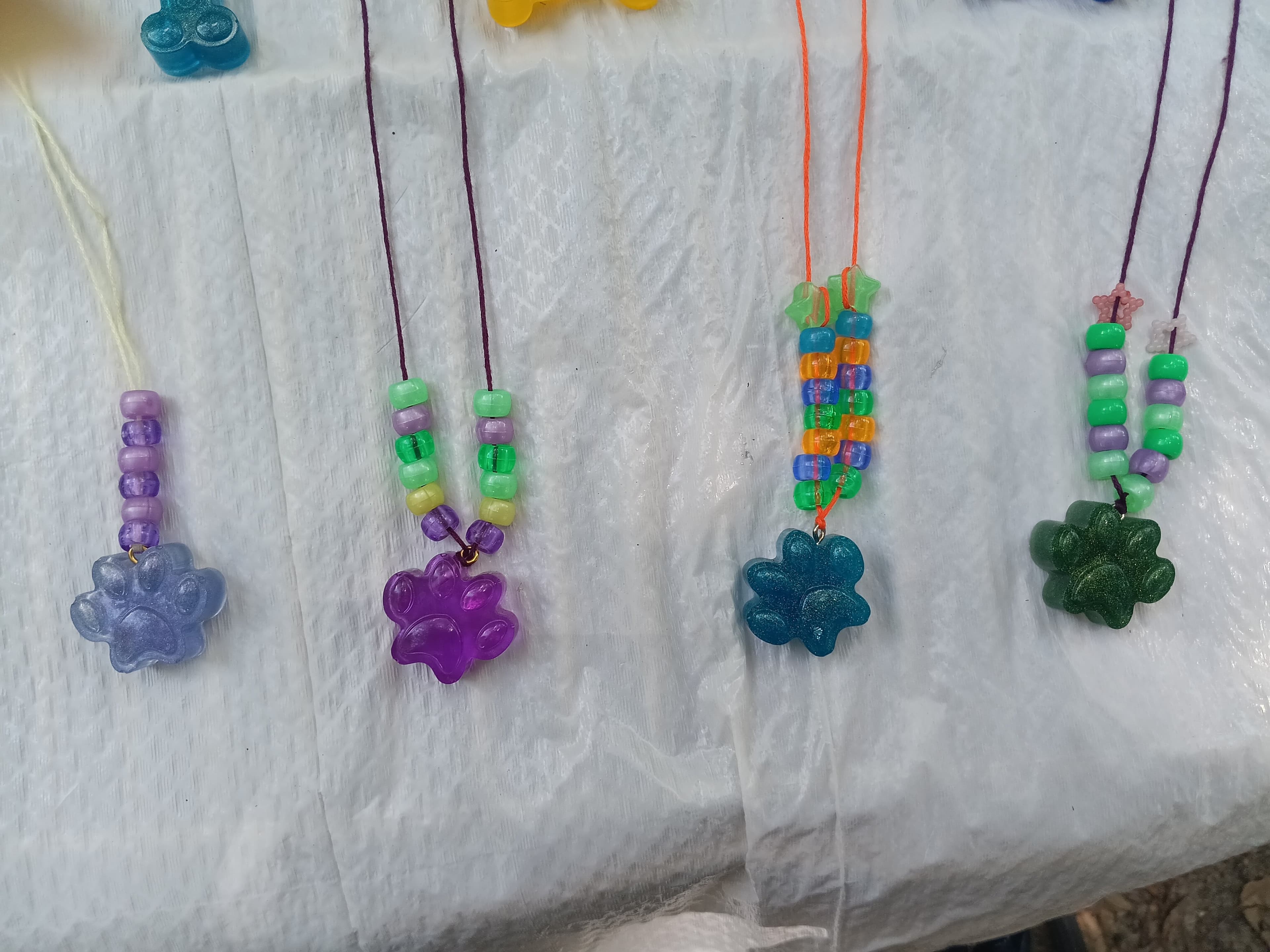 Handmade resin paw print necklace - Thumbnail 2