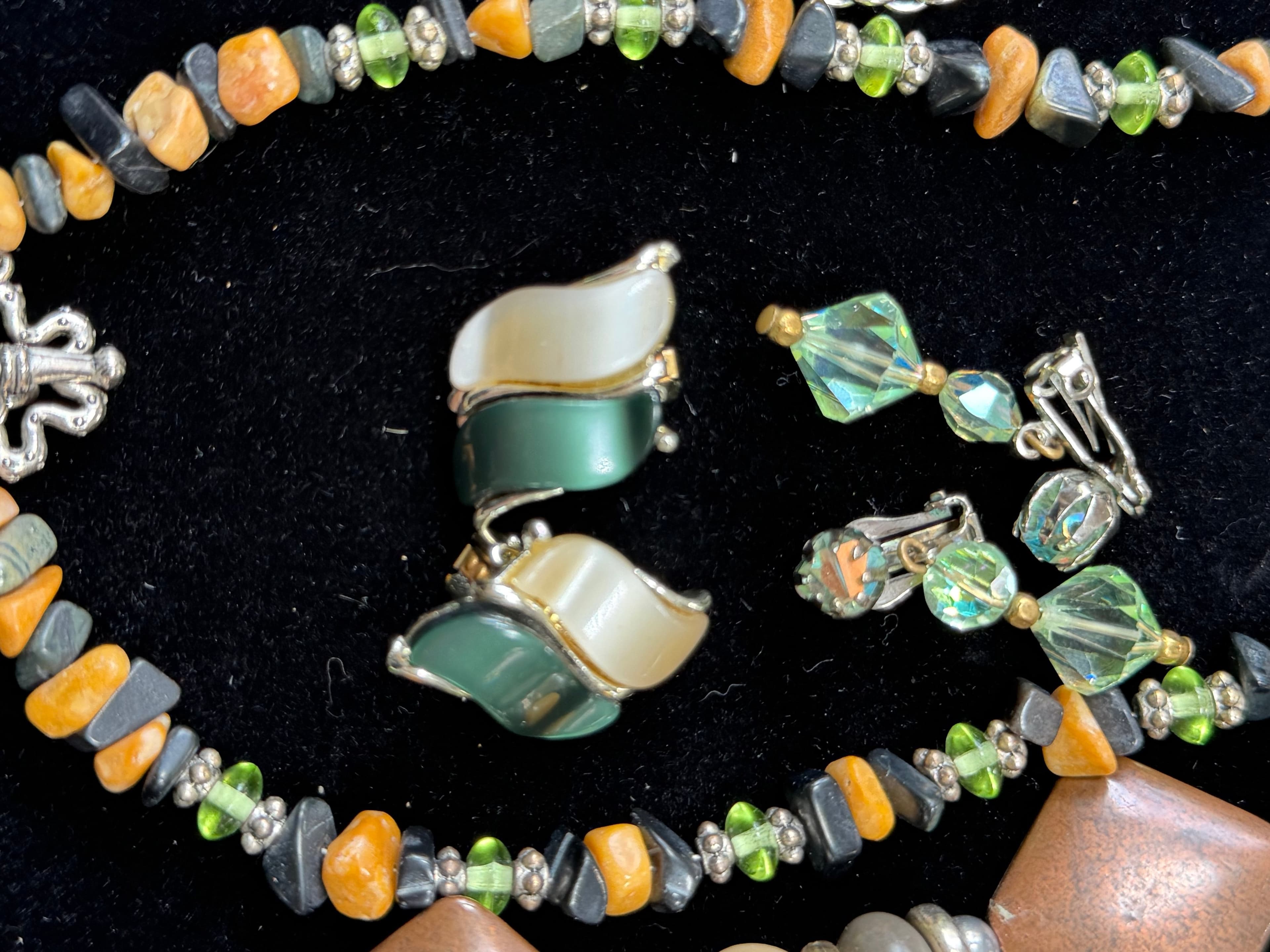 Vintage Boho Beaded Jewelry Statement Necklaces Thermoset Earrings Lot - Thumbnail 3