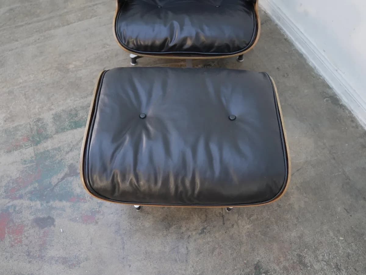 Eames Lounge Chair and Ottoman - Thumbnail 4
