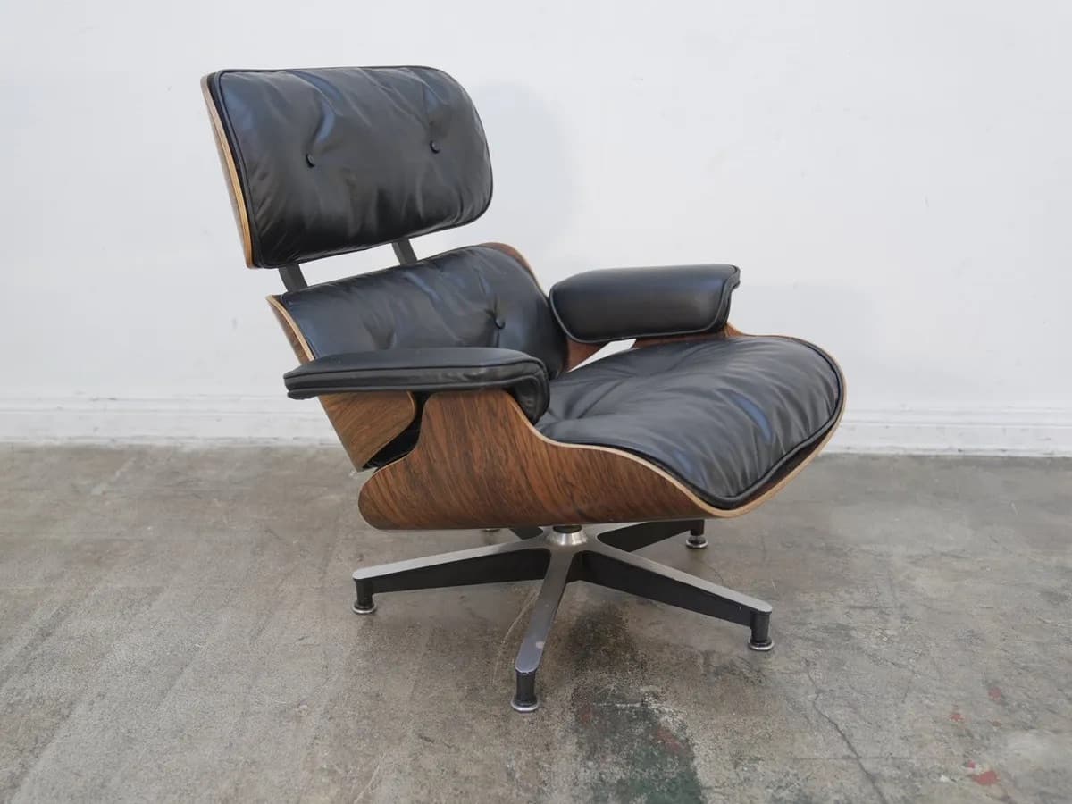 Eames Lounge Chair and Ottoman - Thumbnail 2