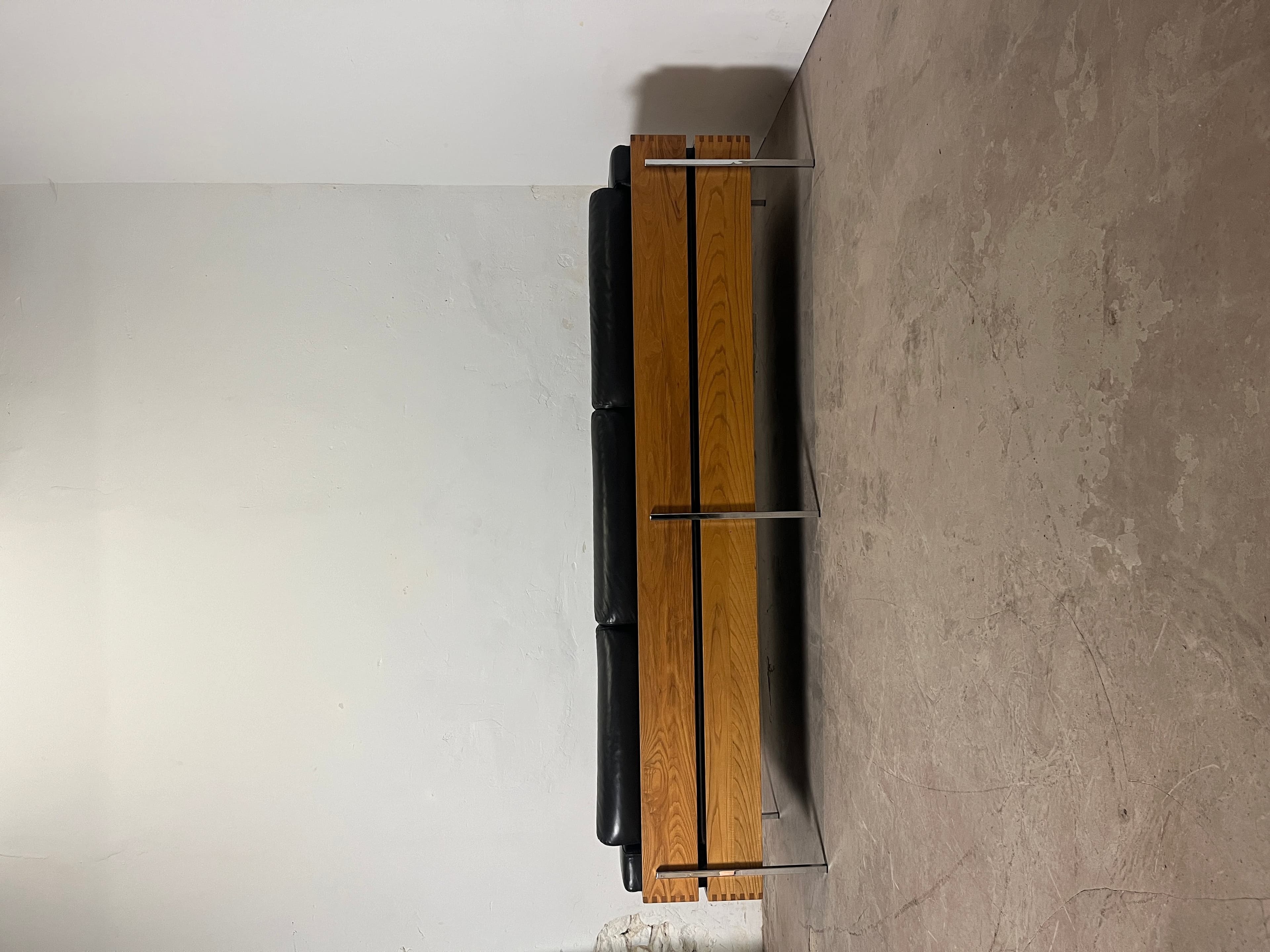 Leather Sofa - Thumbnail 4