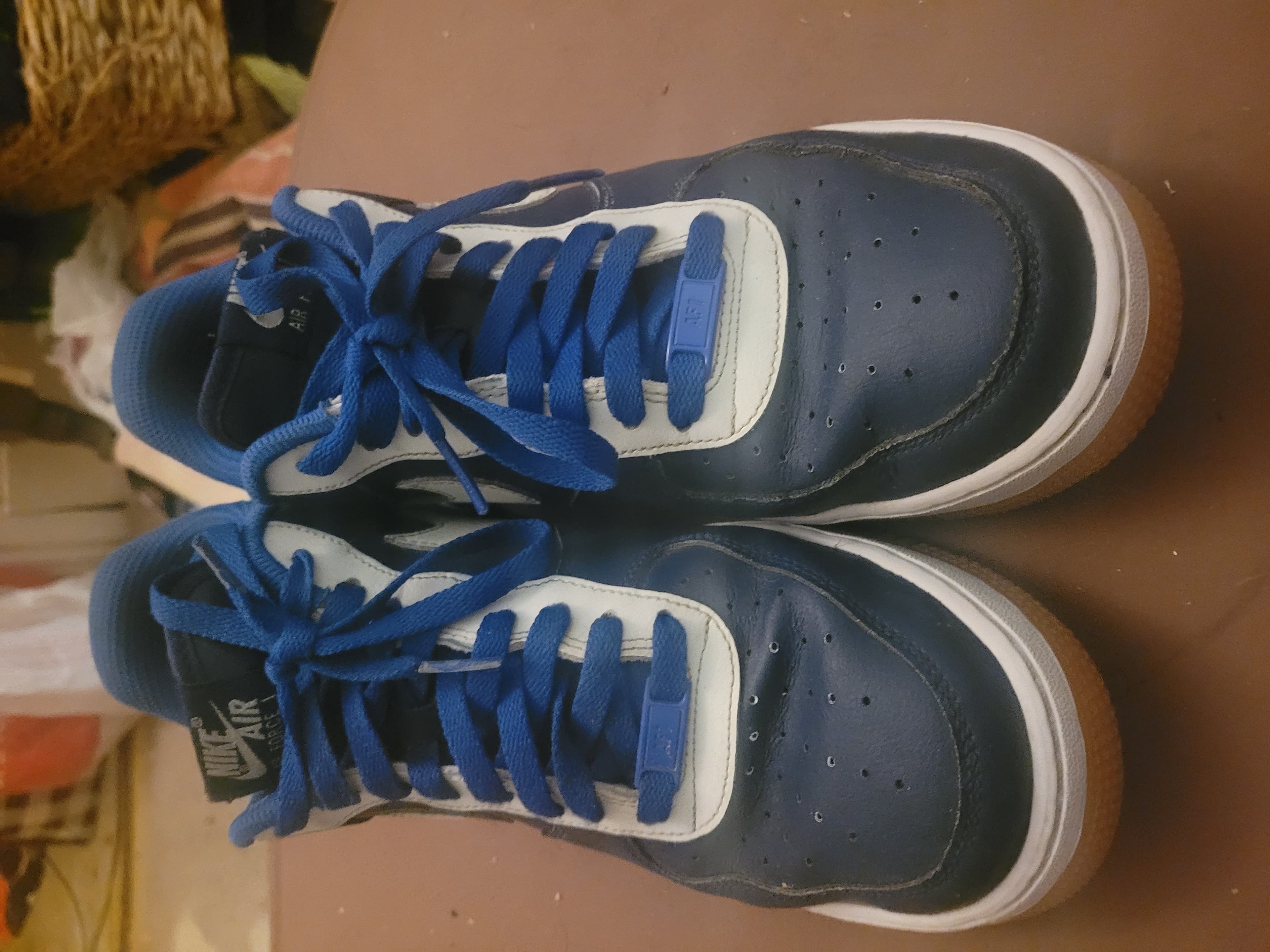 Men's Nike swoosh shoes - Thumbnail 3