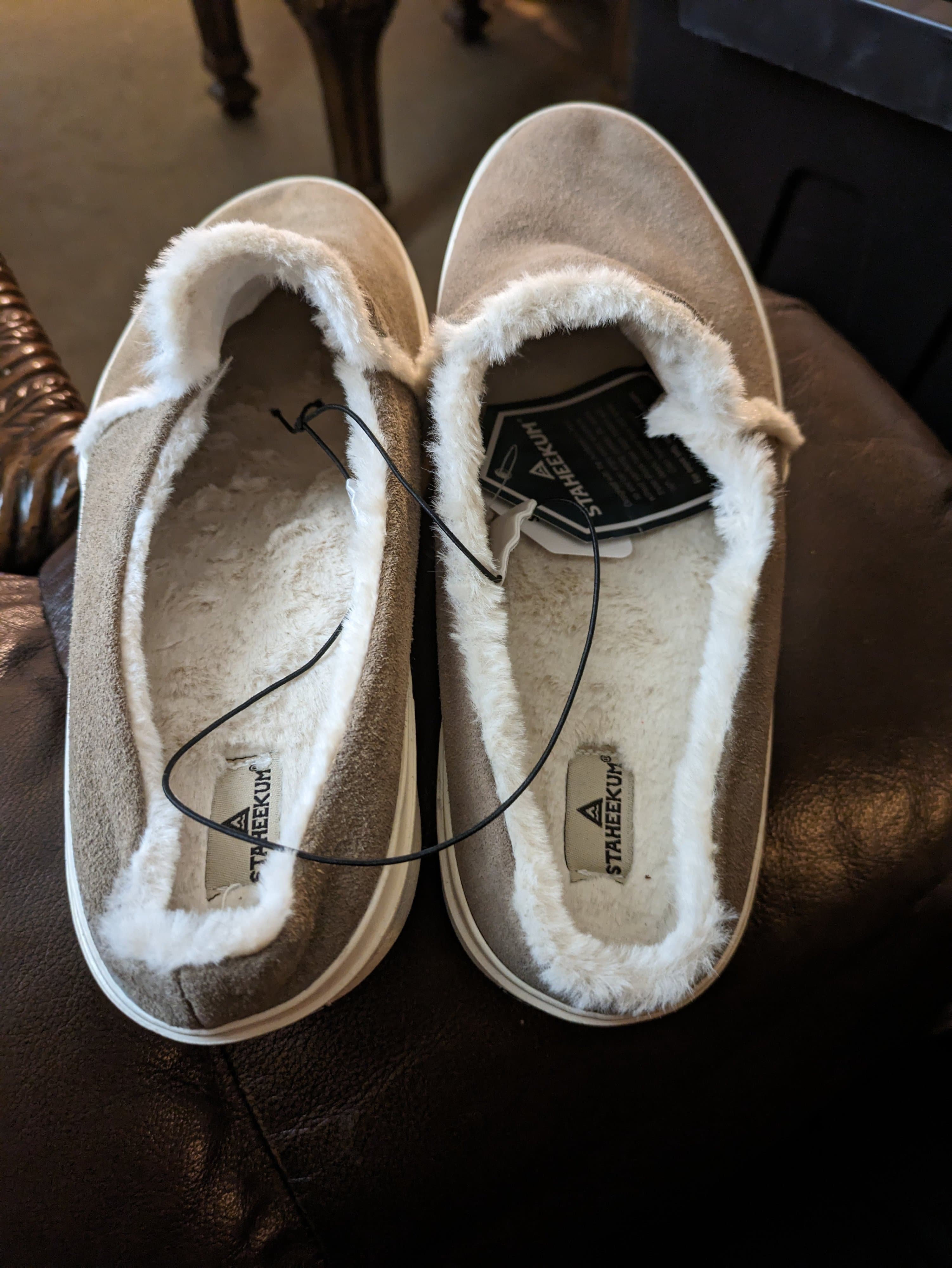 NEW WITH TAGS SIZE 10 Slip-On Shoes - Thumbnail 2