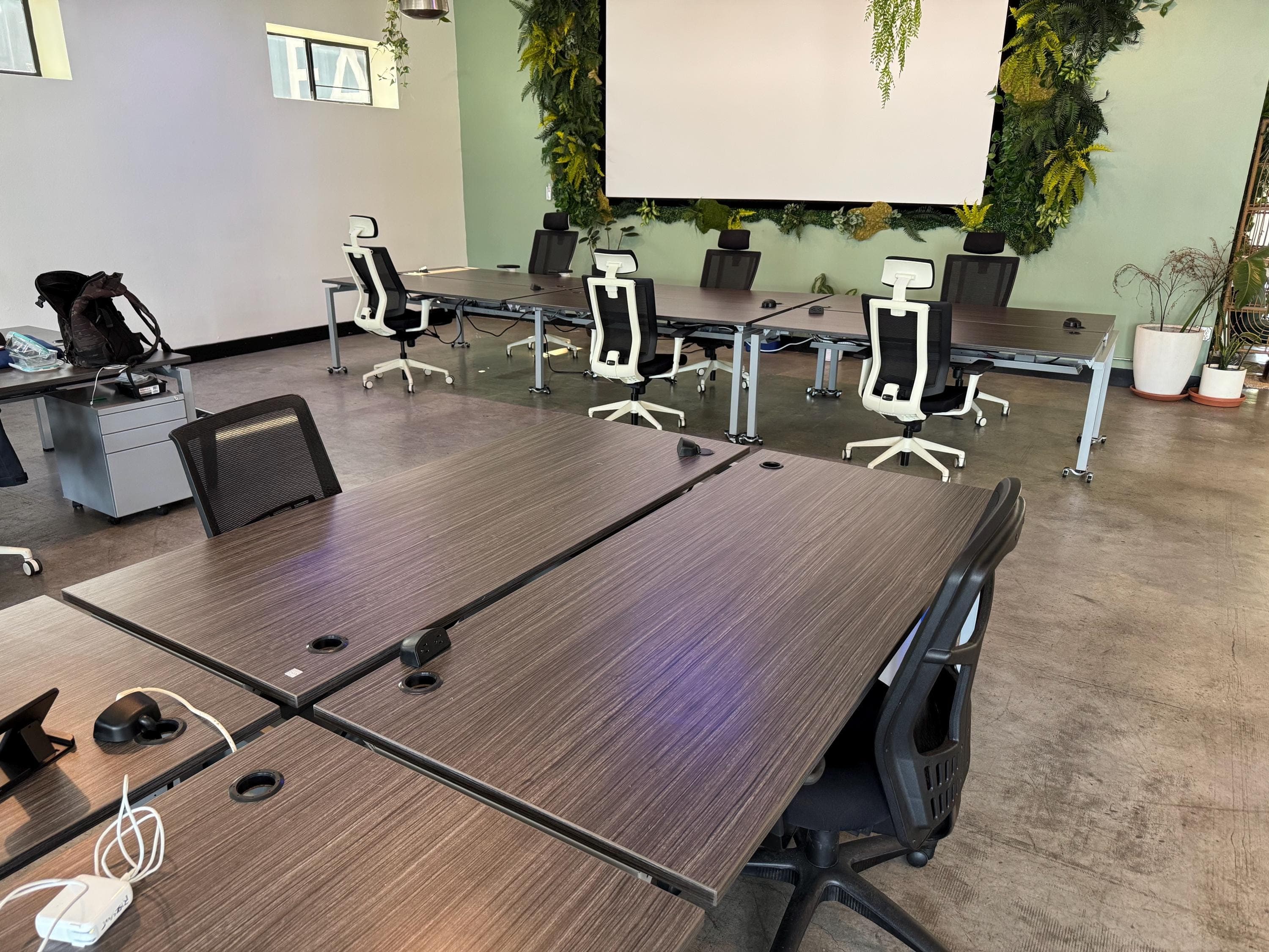 Clear Design Blade Flexible Benching System - Thumbnail 7