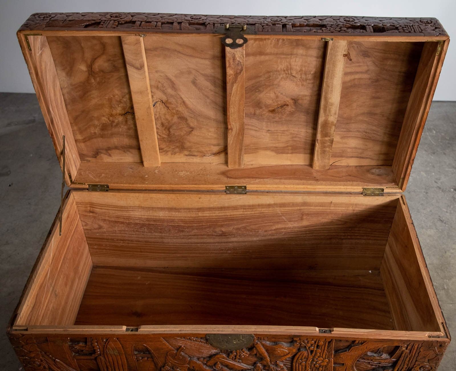 Vintage Chinoise Hand-Carved Wood Storage Trunk - Thumbnail 12