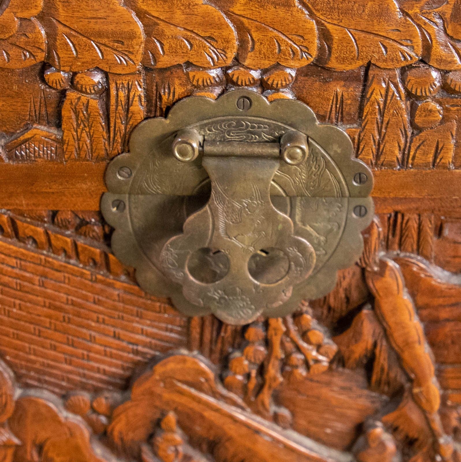 Vintage Chinoise Hand-Carved Wood Storage Trunk - Thumbnail 7