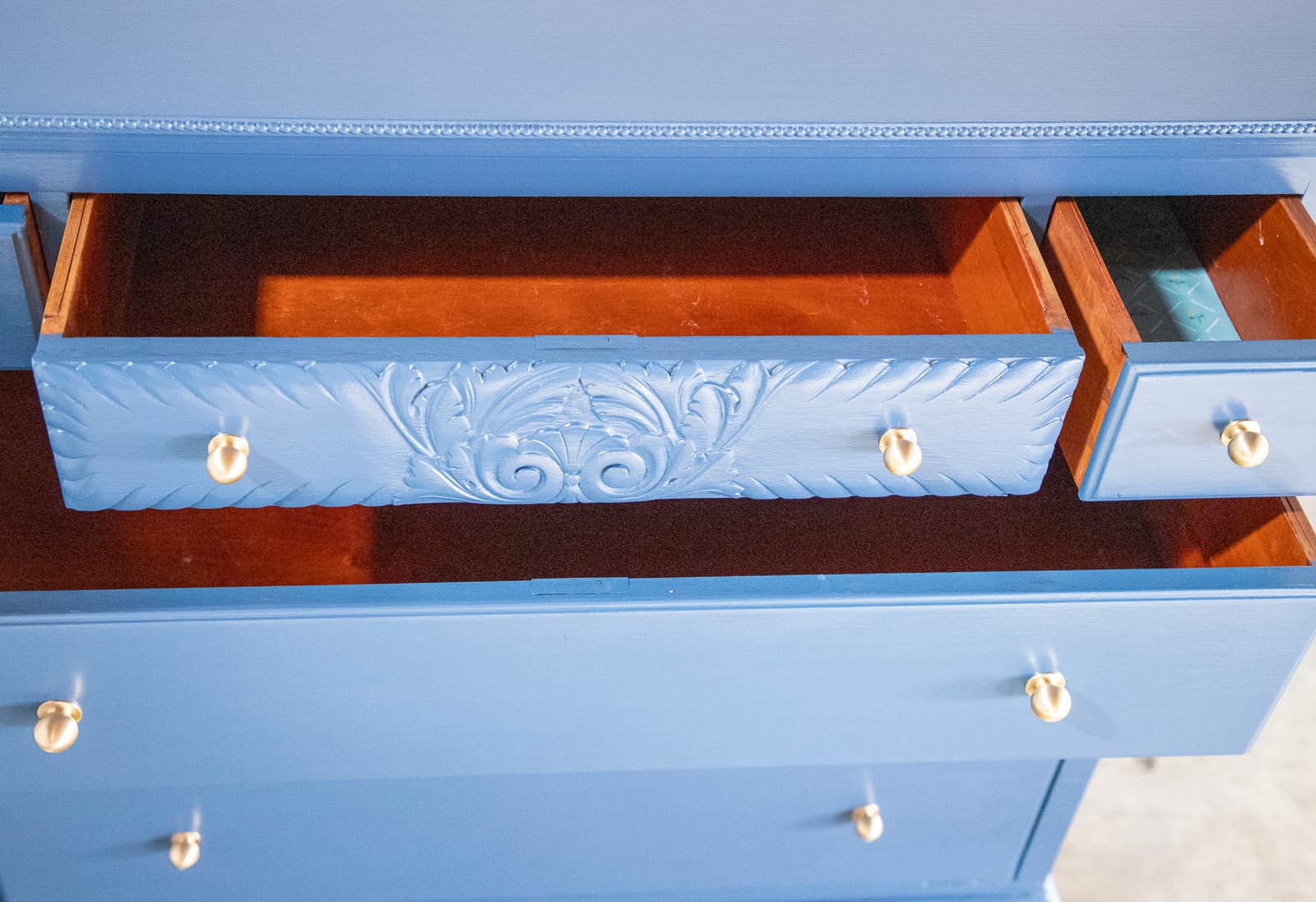 Painted Vintage Dresser w/ 7 Drawers (Farrow and Ball Paint) - Thumbnail 6