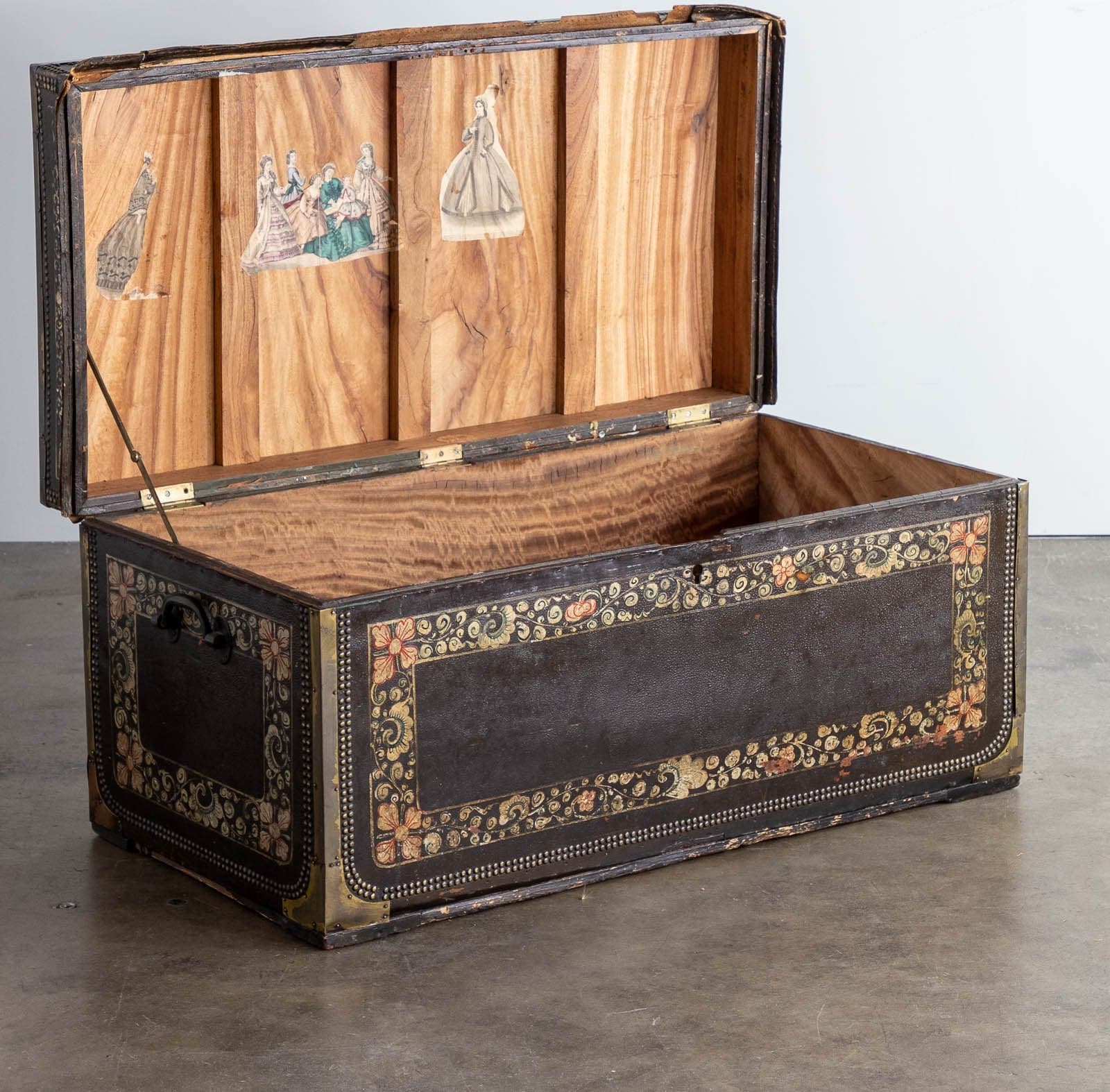 Vintage Storage Trunk - Thumbnail 3