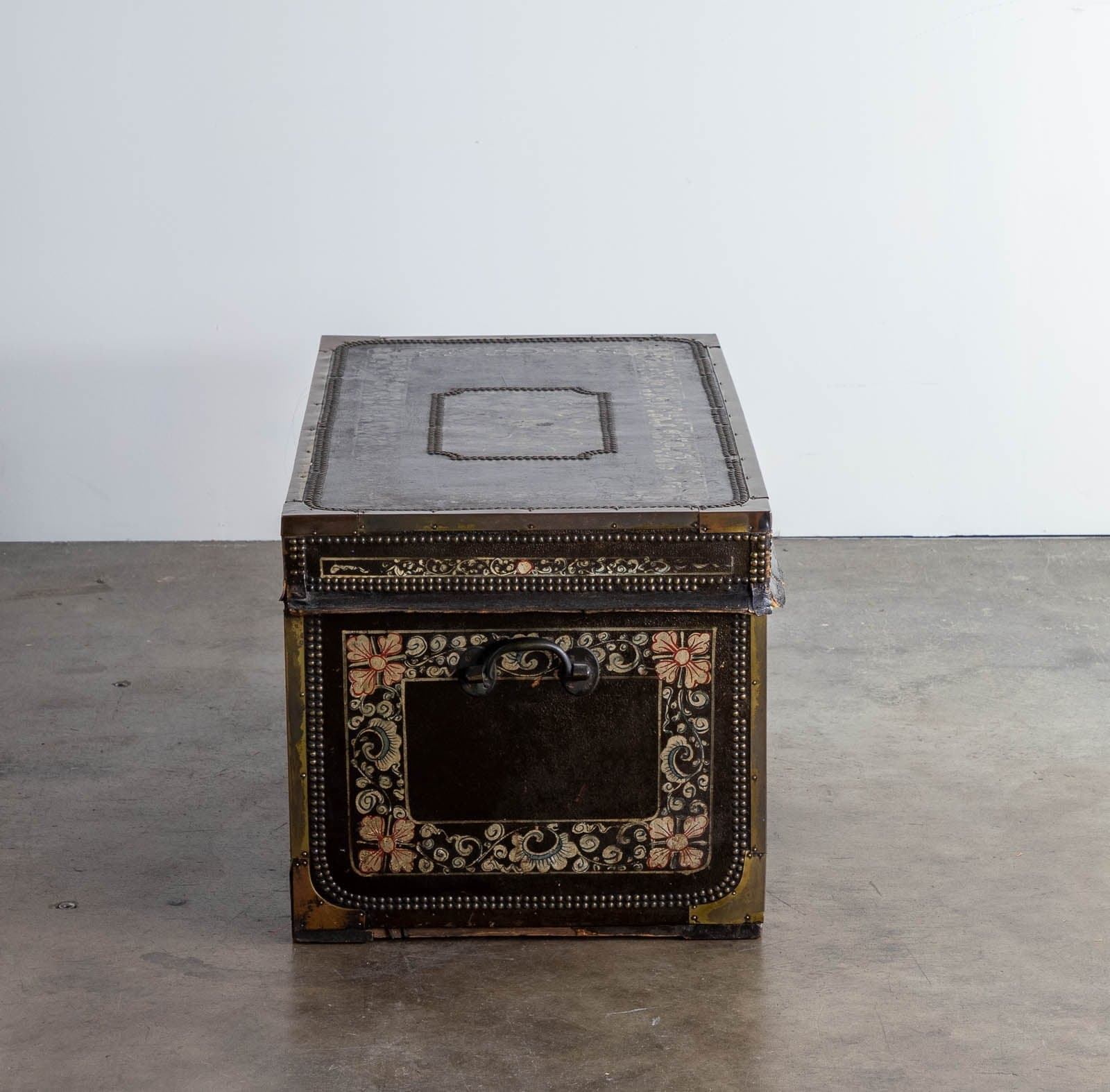 Vintage Storage Trunk - Thumbnail 4