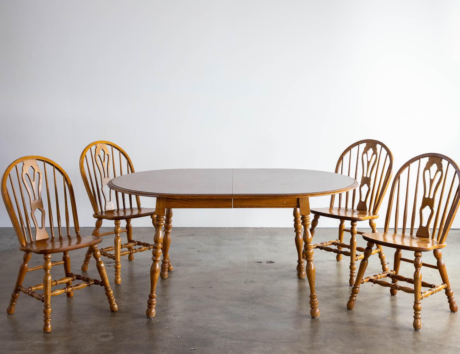 Oak Dining Table w/ Leaf  + 4 Chairs