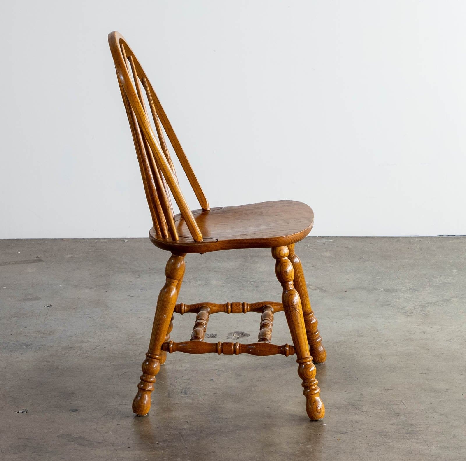 Oak Dining Table w/ Leaf  + 4 Chairs - Thumbnail 10