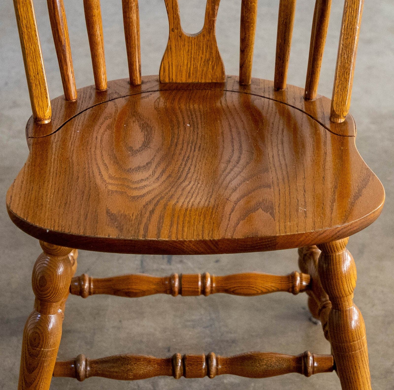 Oak Dining Table w/ Leaf  + 4 Chairs - Thumbnail 11