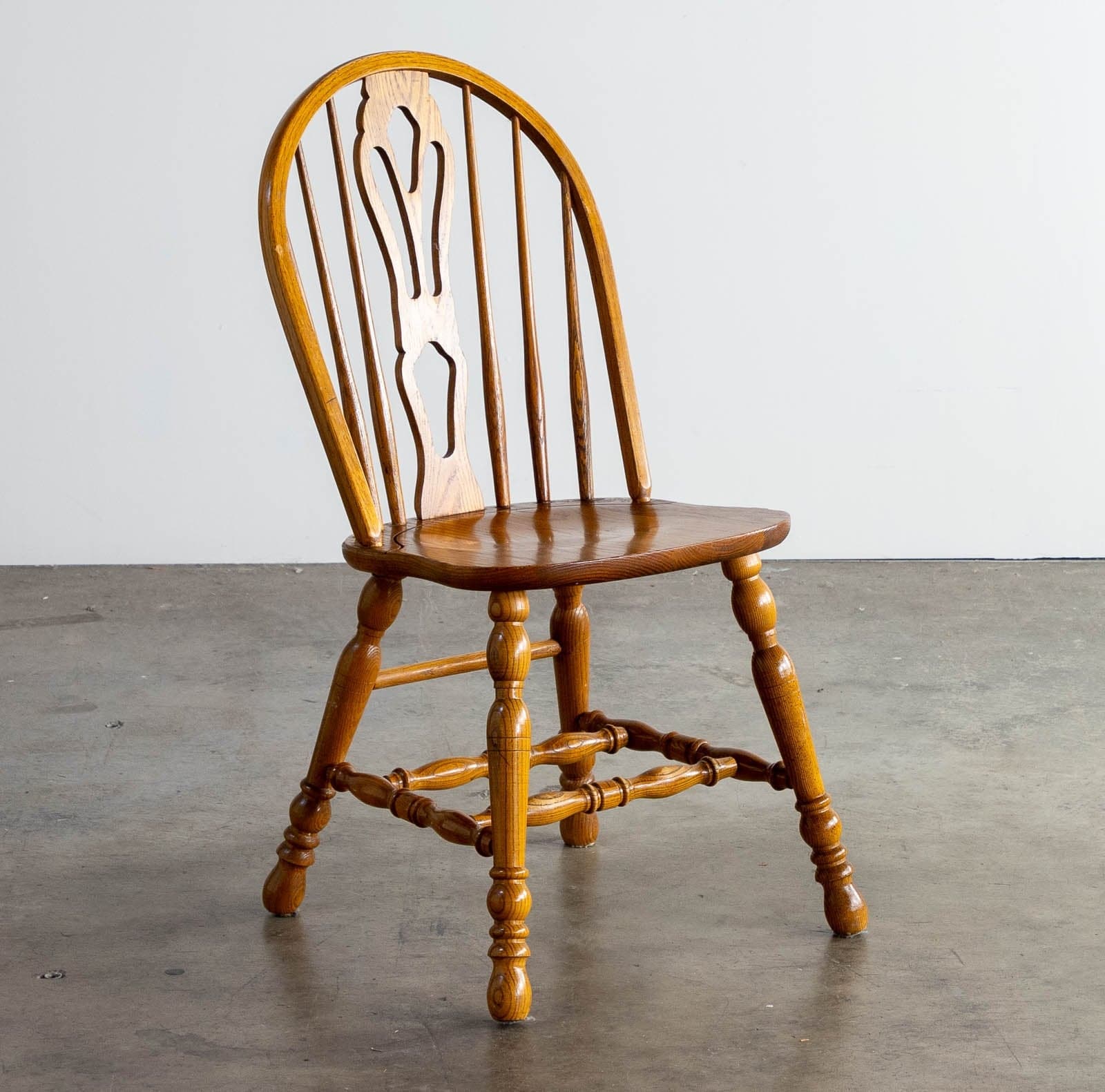 Oak Dining Table w/ Leaf  + 4 Chairs - Thumbnail 9