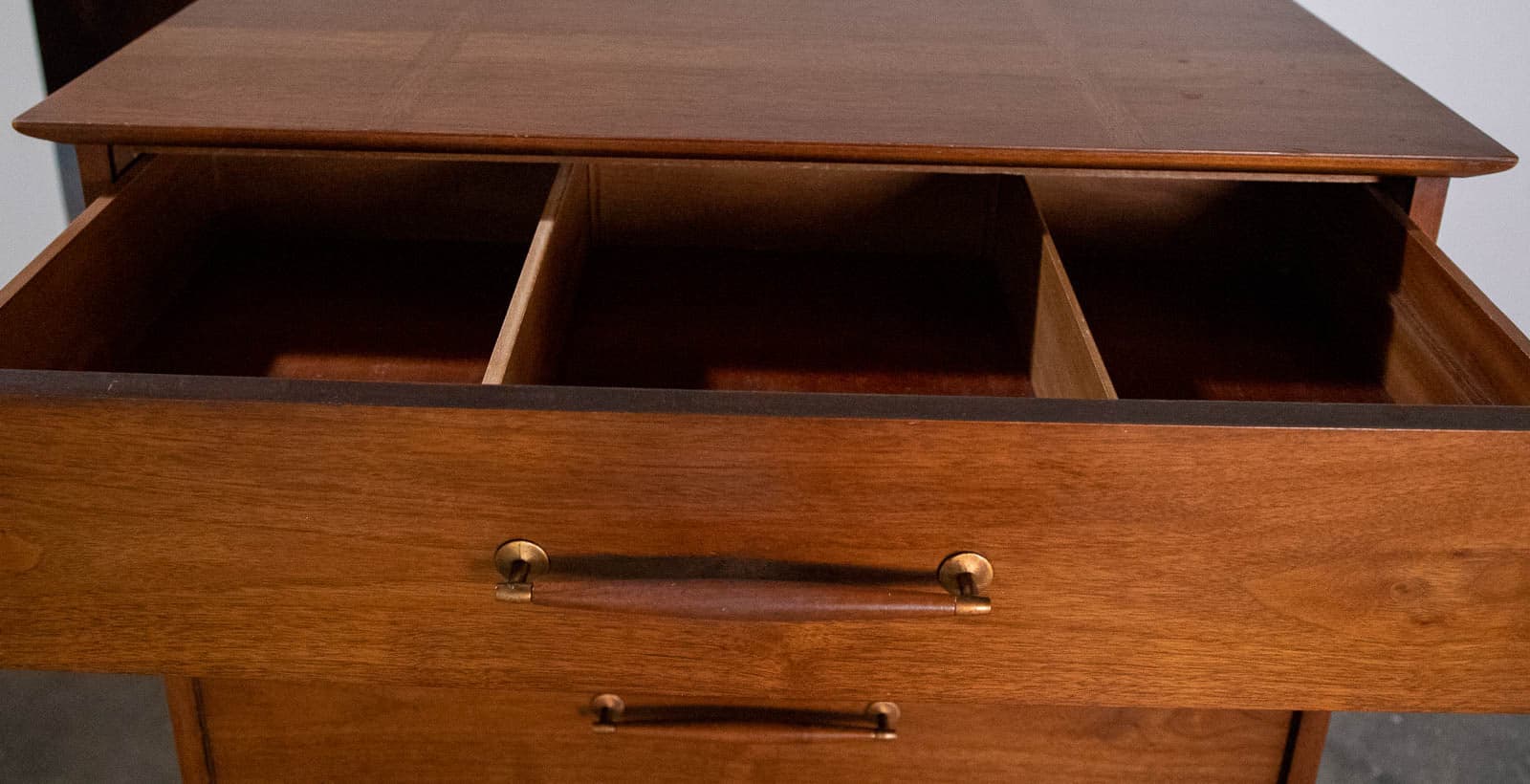 Scandinavian Wood Dresser w/ 5 Drawers - Thumbnail 5