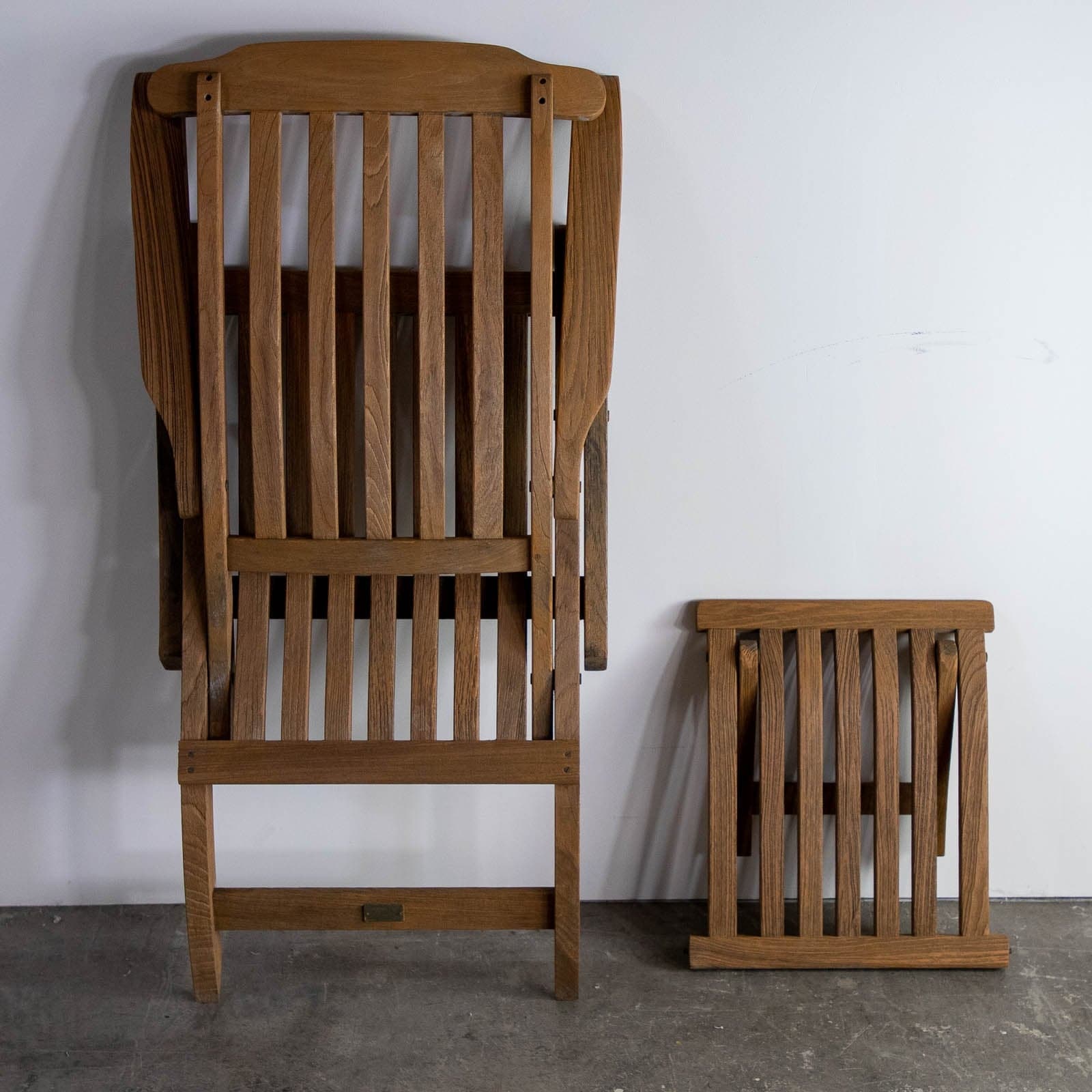 Smith and Hawken Folding Patio Table, 2 Chairs & 1 Lounge Chair - Thumbnail 9