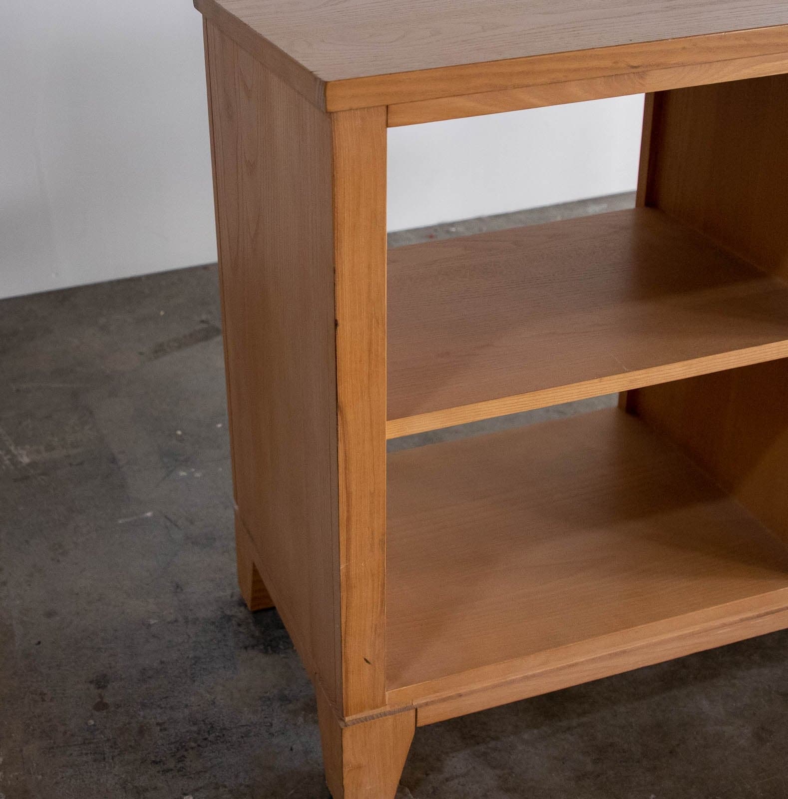 Ethan Allen Low Bookcase - Thumbnail 4