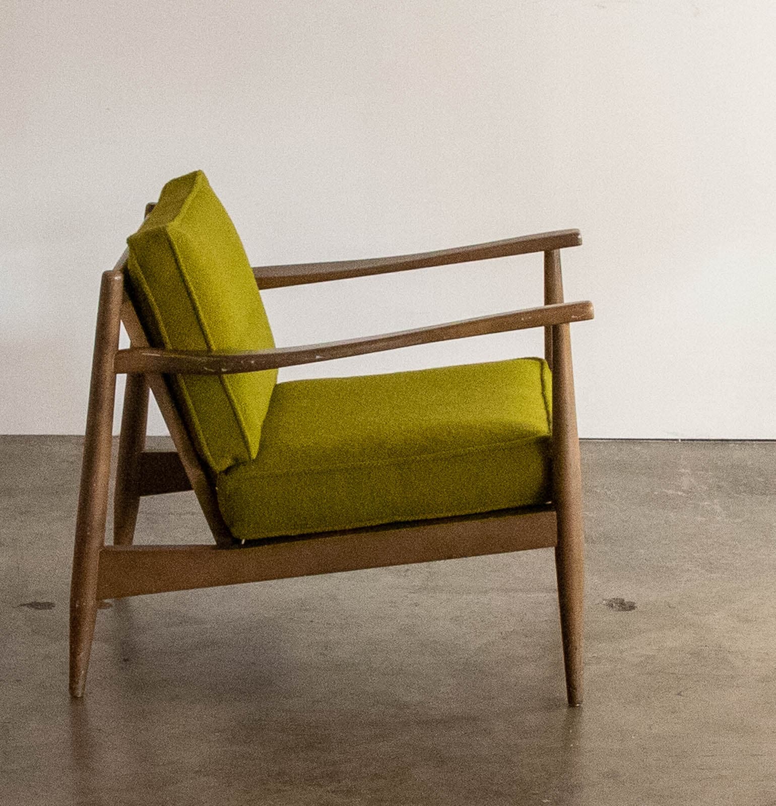 Mid Century Chair with Wood Frame and Upholstered Cushion - Thumbnail 3