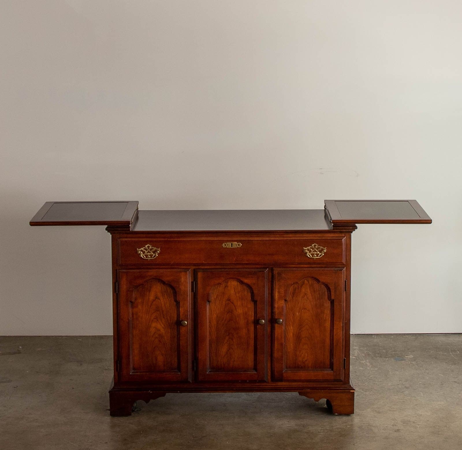 Statton Trutype Americana Cherry Flip Top Server Sideboard - Thumbnail 3