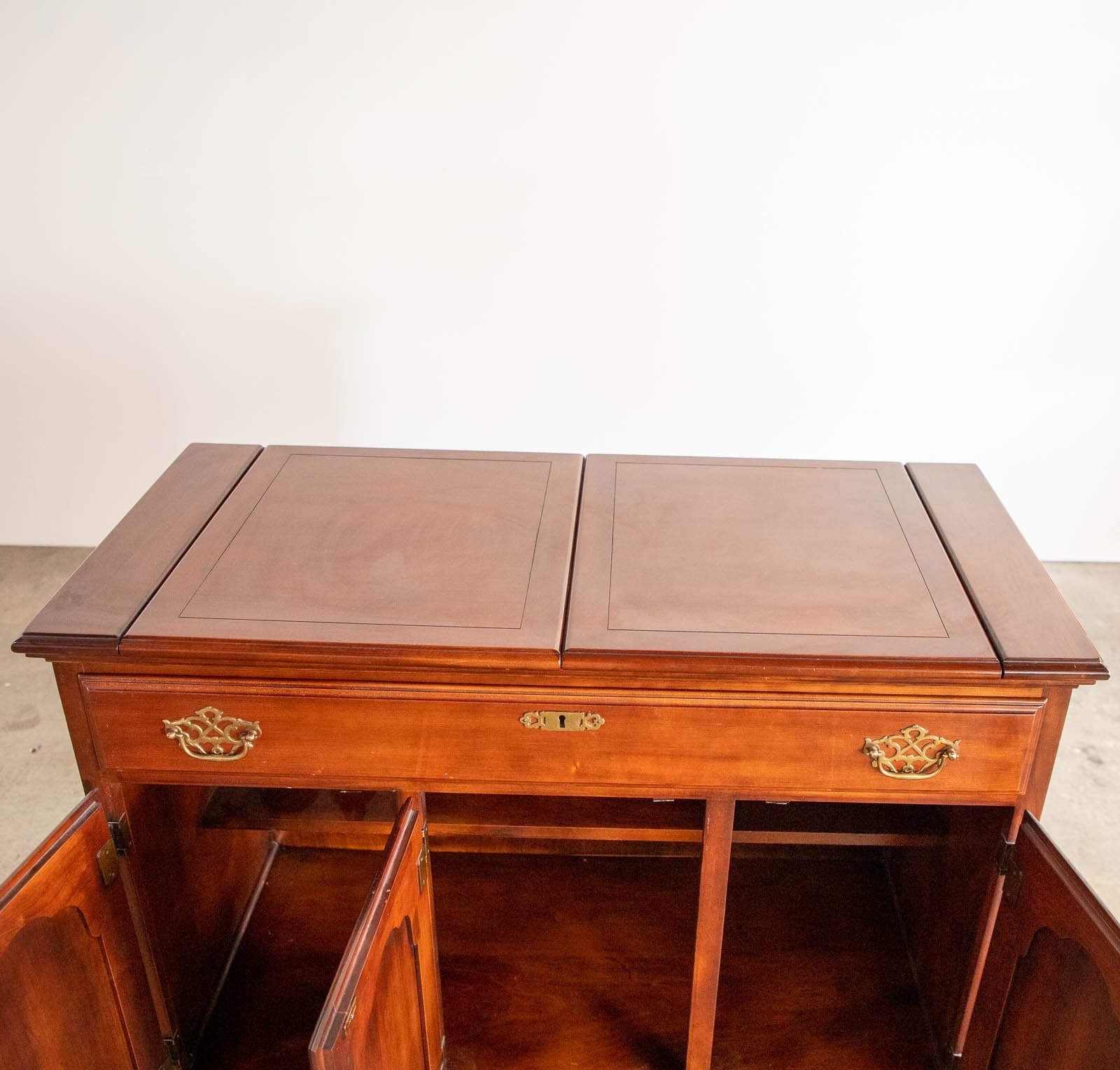 Statton Trutype Americana Cherry Flip Top Server Sideboard - Thumbnail 6