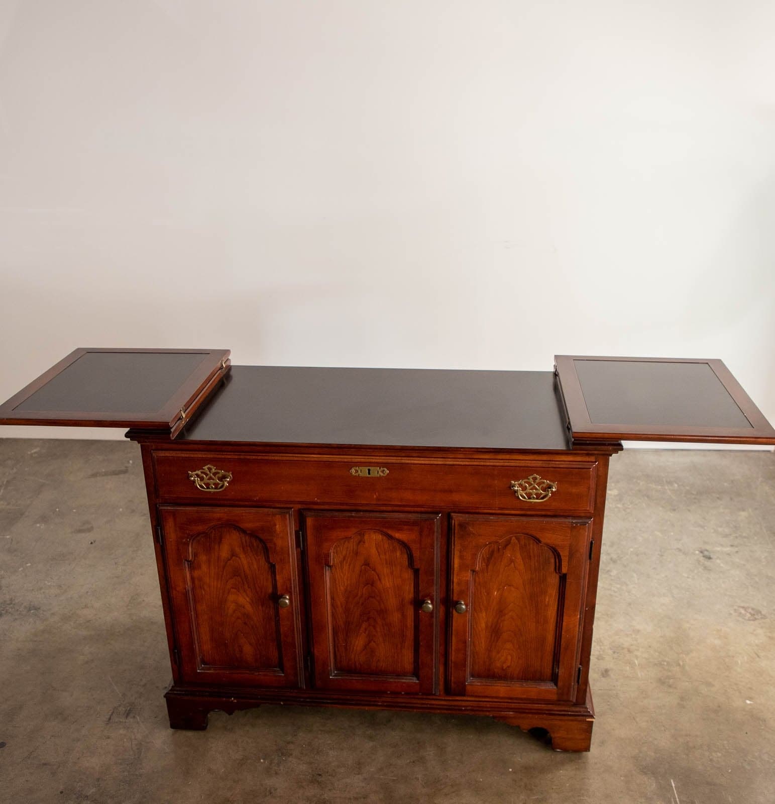 Statton Trutype Americana Cherry Flip Top Server Sideboard - Thumbnail 7