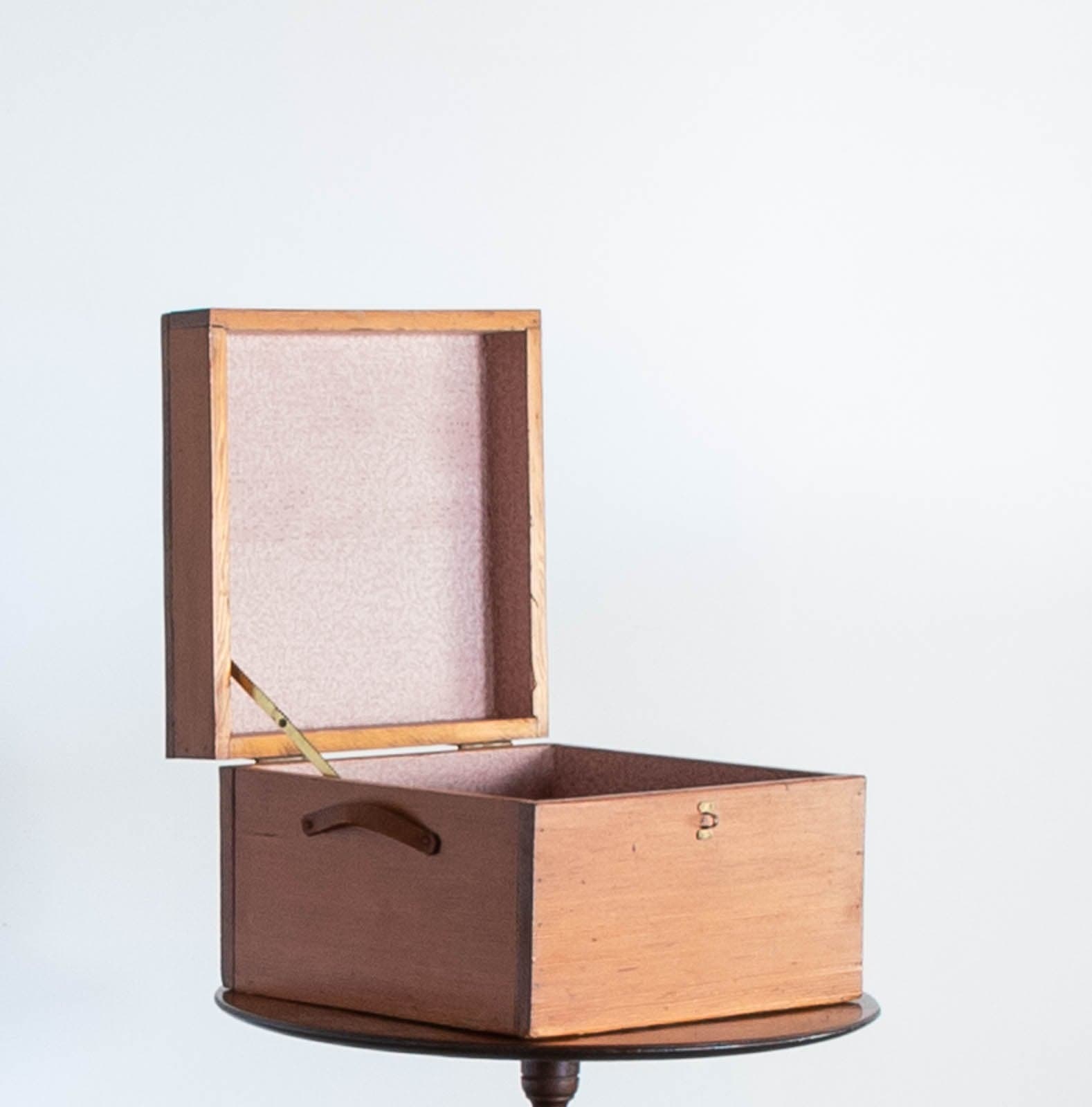 Vintage Wood Lockbox with Leather Handles - Thumbnail 3