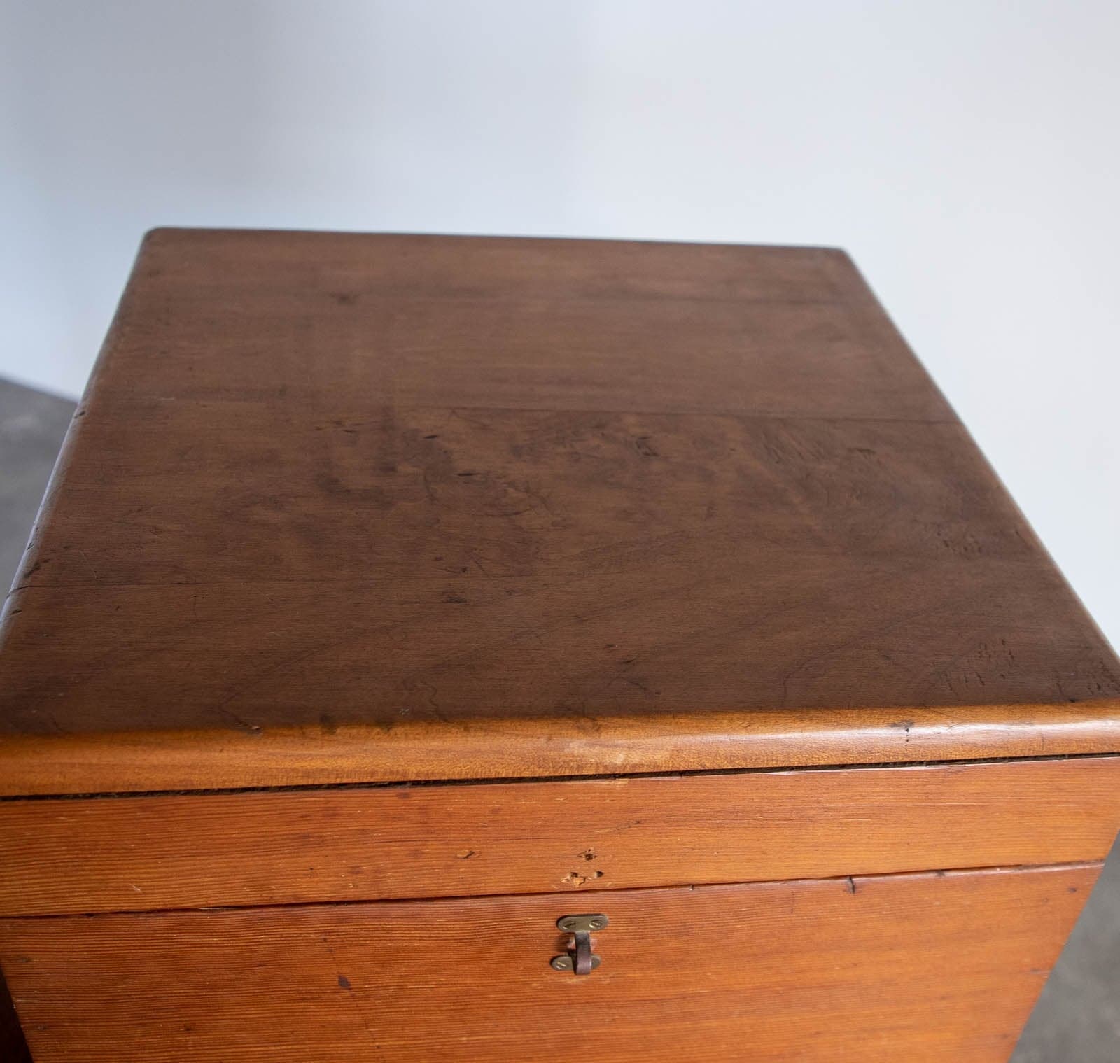 Vintage Wood Lockbox with Leather Handles - Thumbnail 8