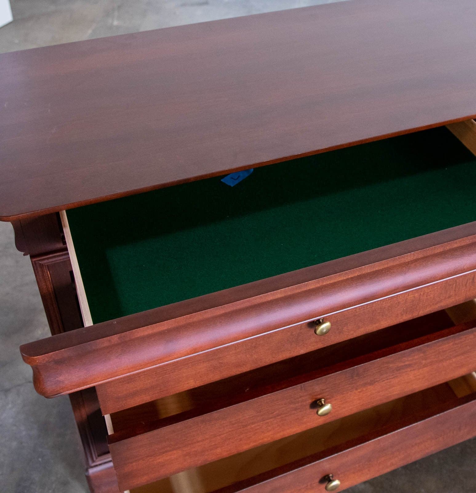 Shermag Heritage Collection Eight Drawer Double Dresser - Thumbnail 4