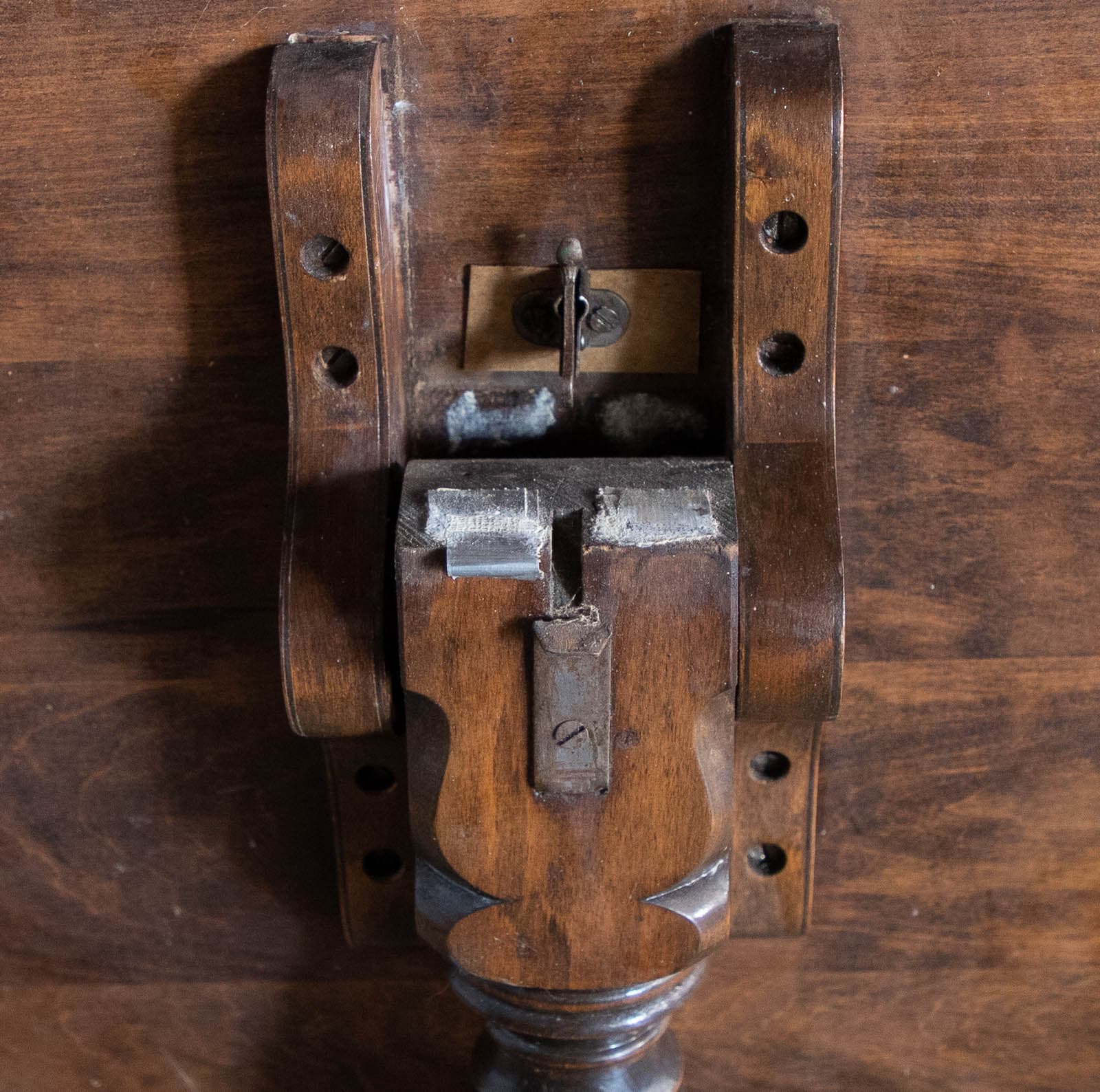 Vintage English Side Table with Scalloped Edge, Tilt Top - Thumbnail 6