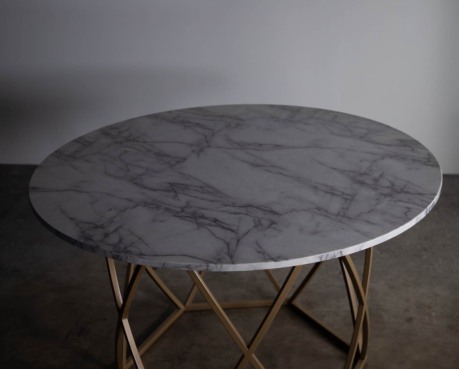 Round Dining Table with Quartz Top and Metal Base, 48" - Thumbnail 3