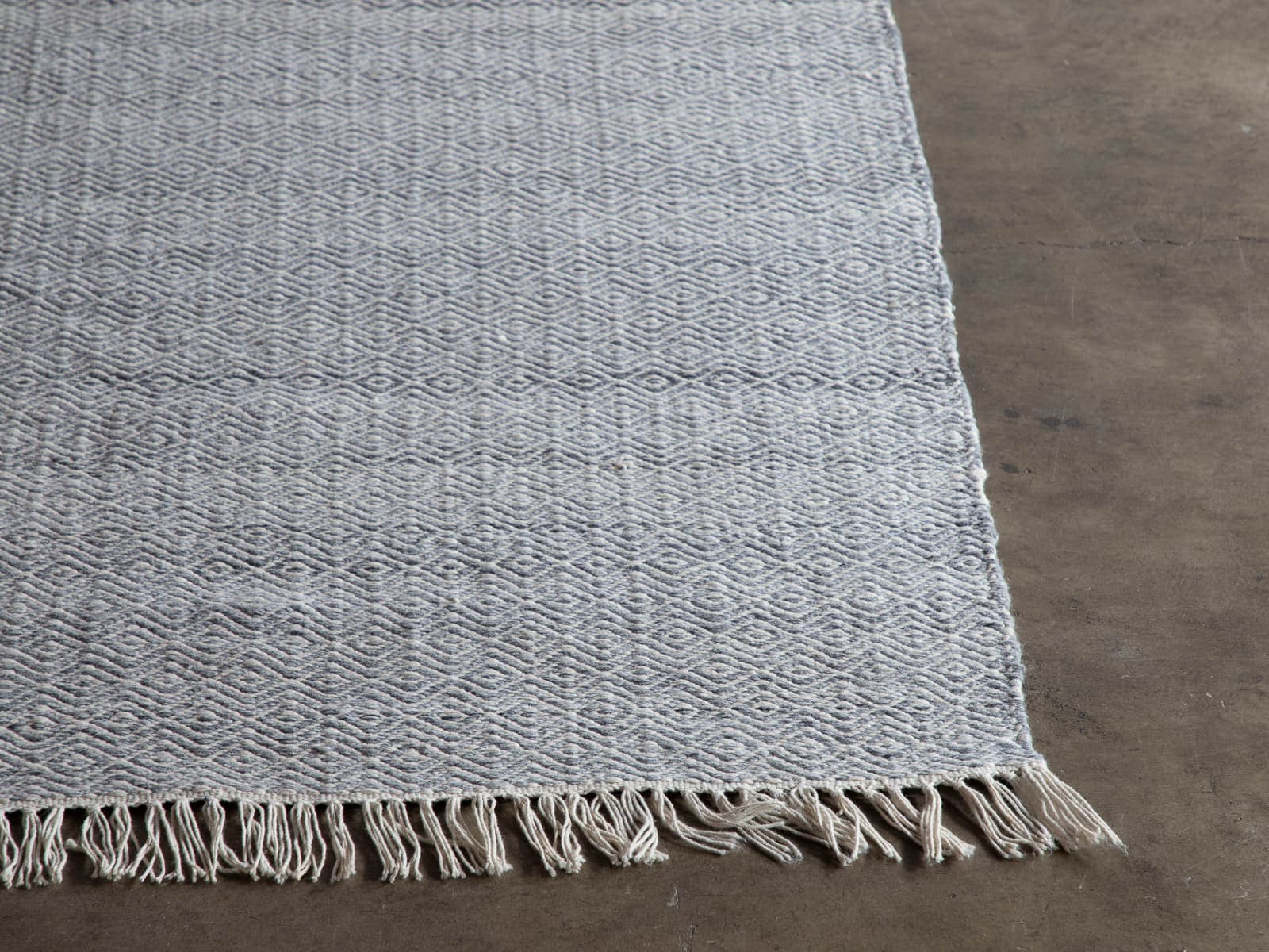 Serena & Lily Seaview Rug, Blue, 5' x 8' - Thumbnail 3