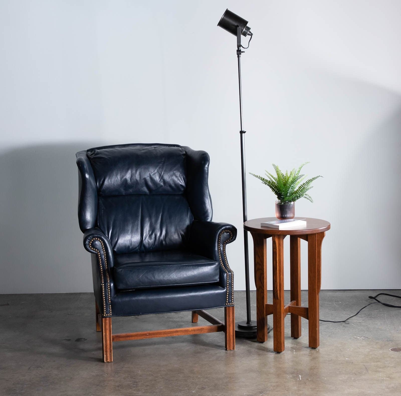 Metal Floor Lamp with Spotlight Shade - Thumbnail 9
