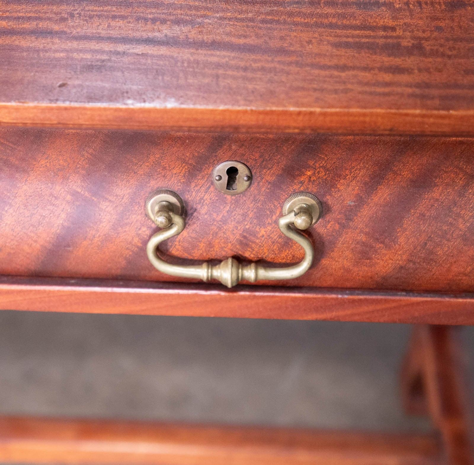 Vintage Vanity with Mirror - Thumbnail 6