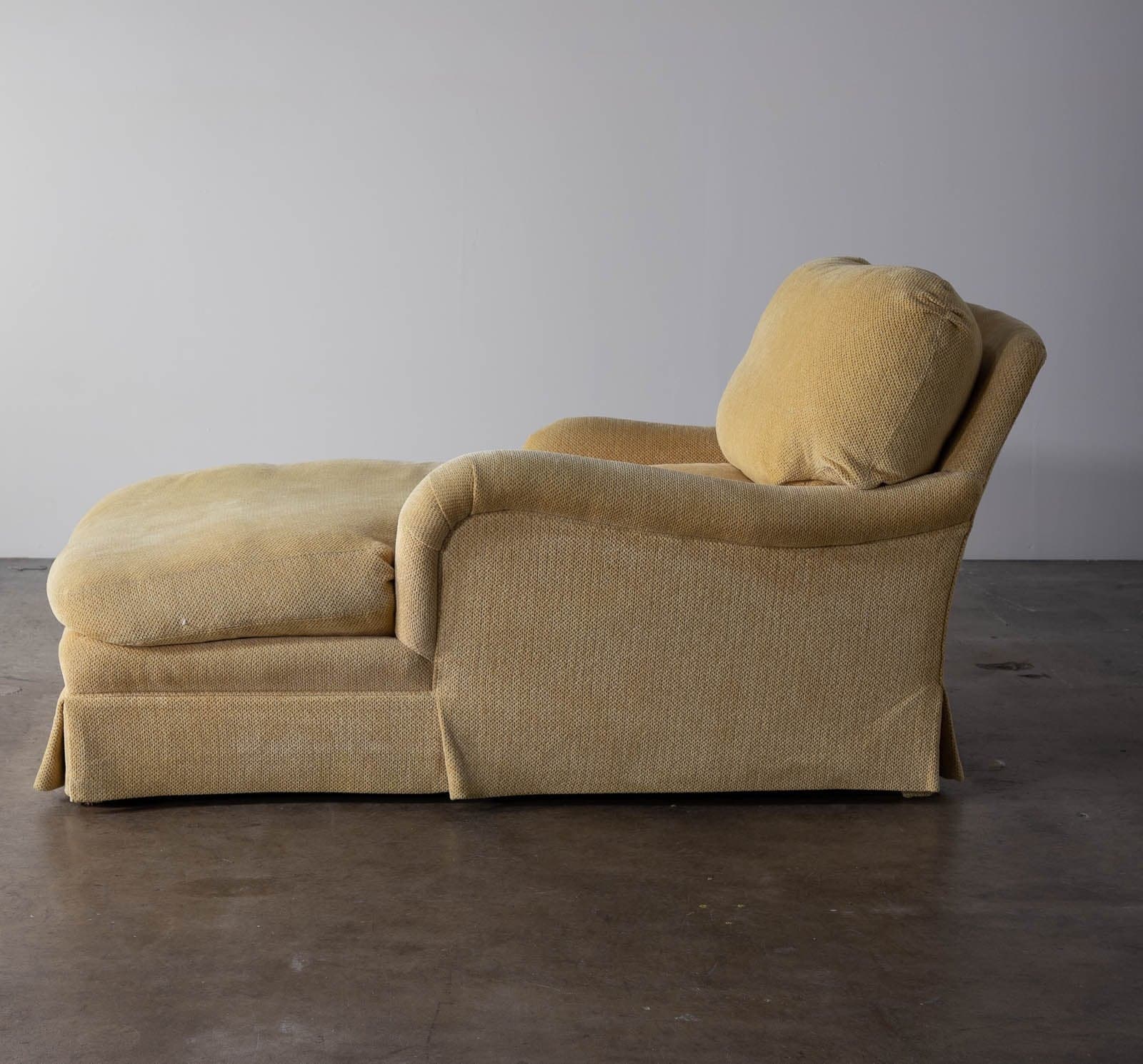 Upholstered Chaise Lounge with Arms - Thumbnail 3