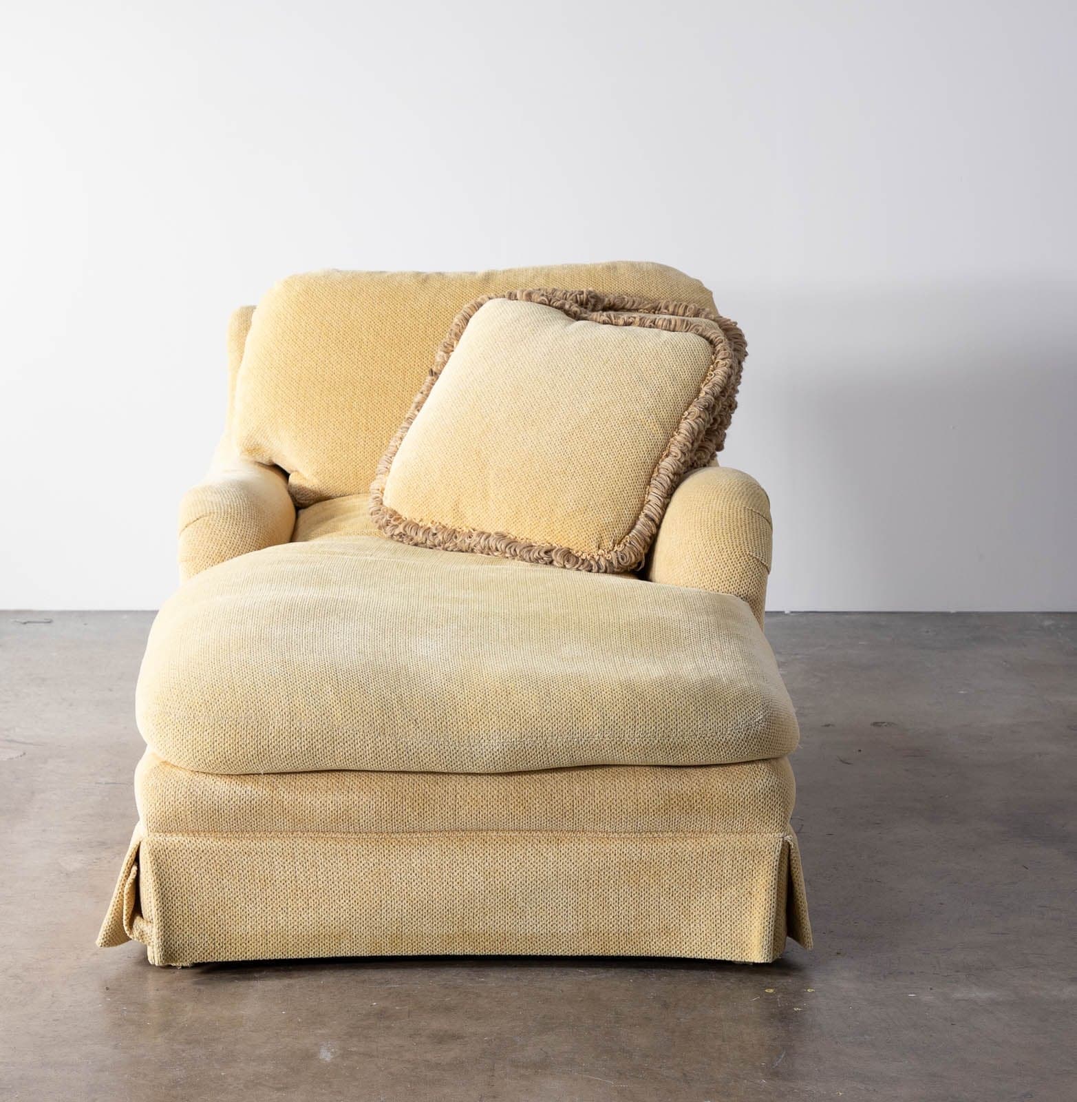 Upholstered Chaise Lounge with Arms - Thumbnail 2