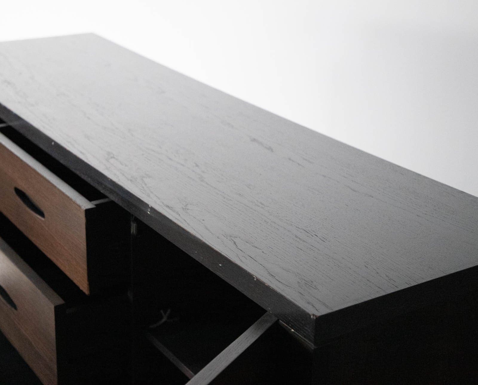 Media Console w/ 3 Drawers and 2 Cabinets - Thumbnail 7