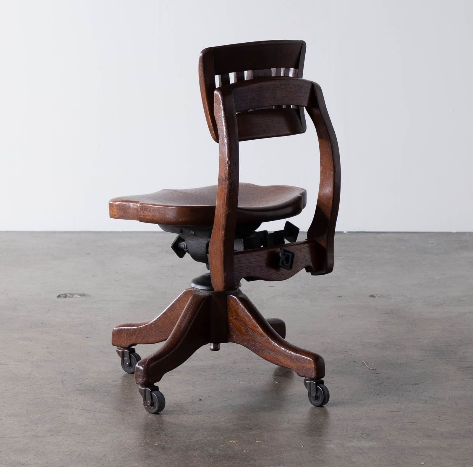 Vintage Oak Rolling Chair with spring-back recline - Thumbnail 3