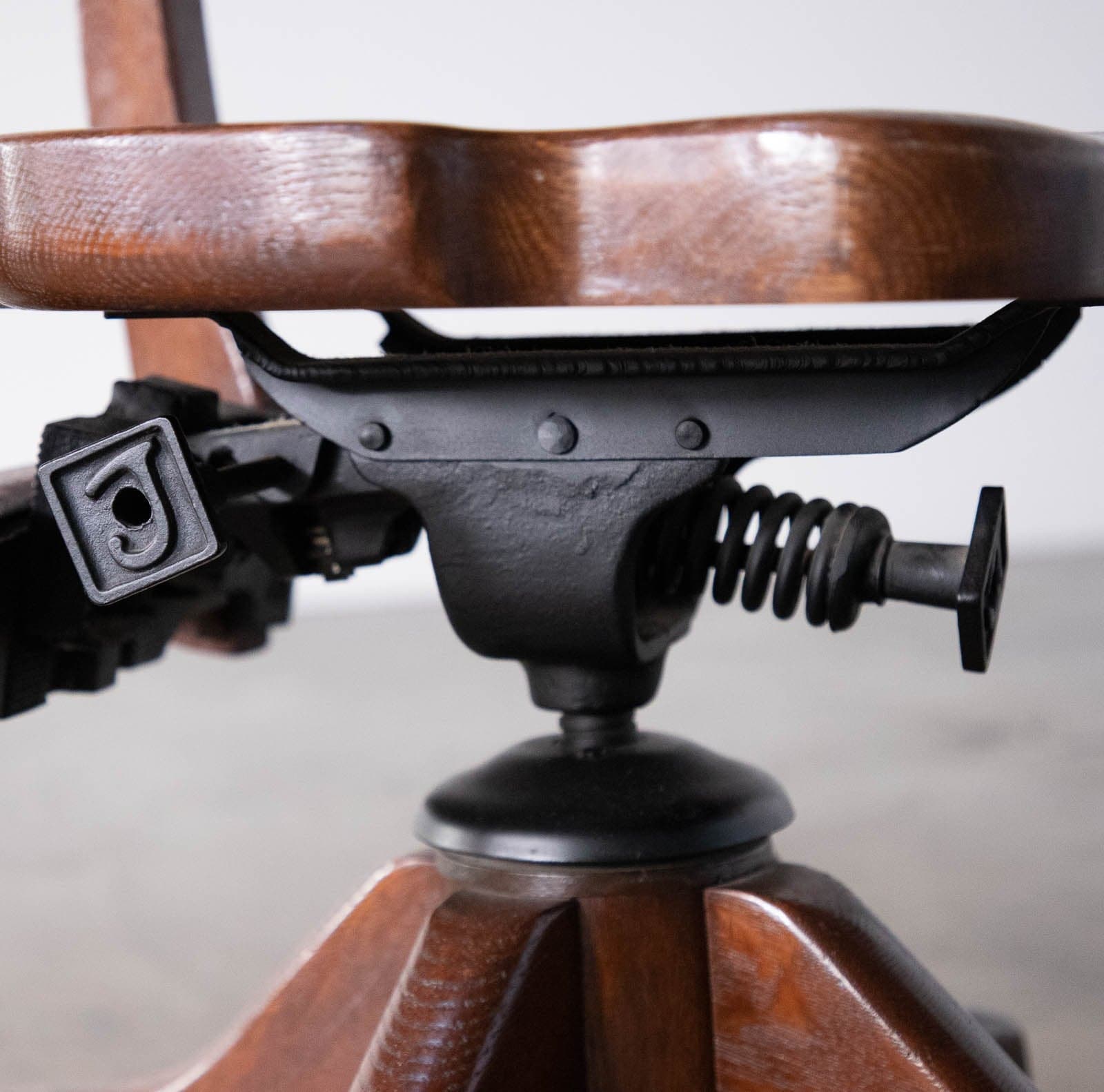 Vintage Oak Rolling Chair with spring-back recline - Thumbnail 5