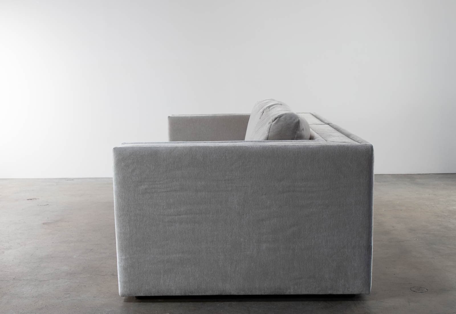 Z Gallerie Luka Sofa - Thumbnail 3