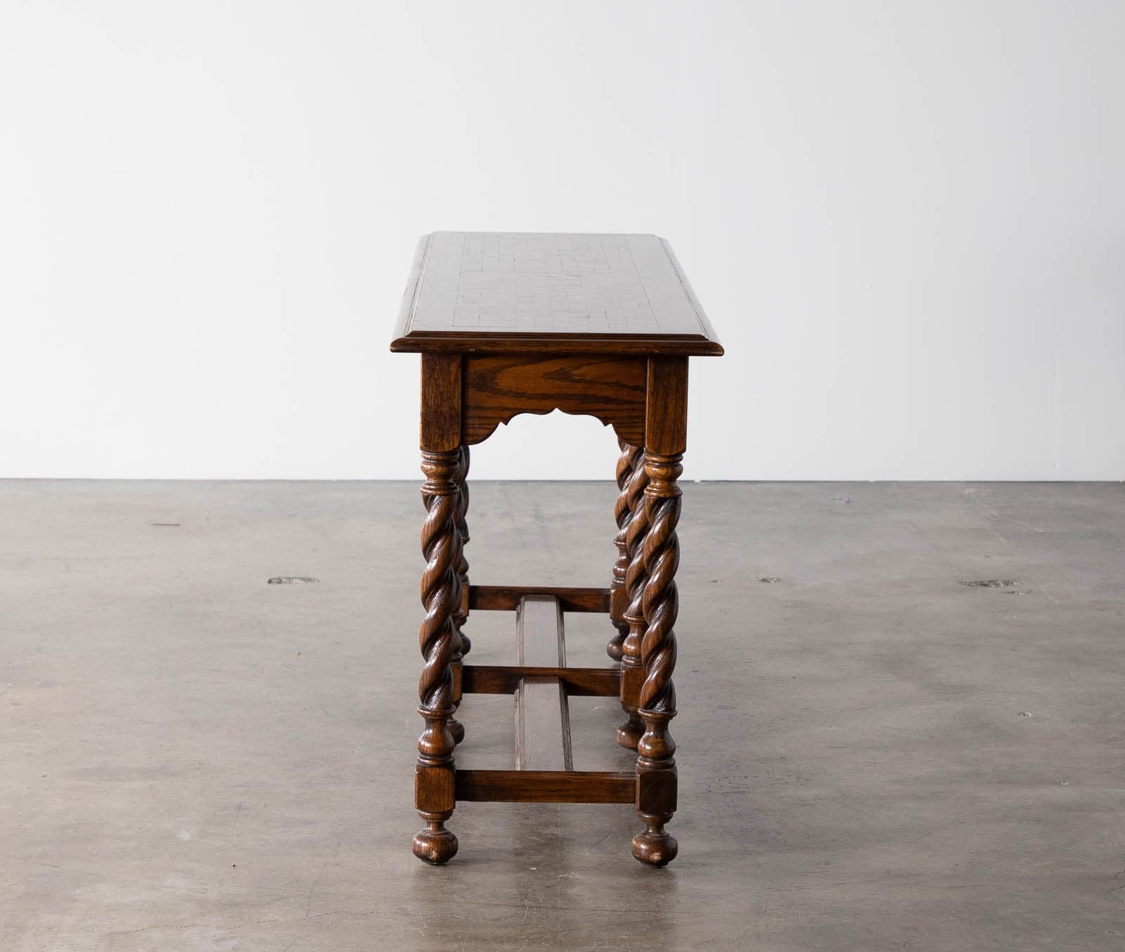 Vintage Console Table with Scalloped Trim and Barley Twist Legs - Thumbnail 2