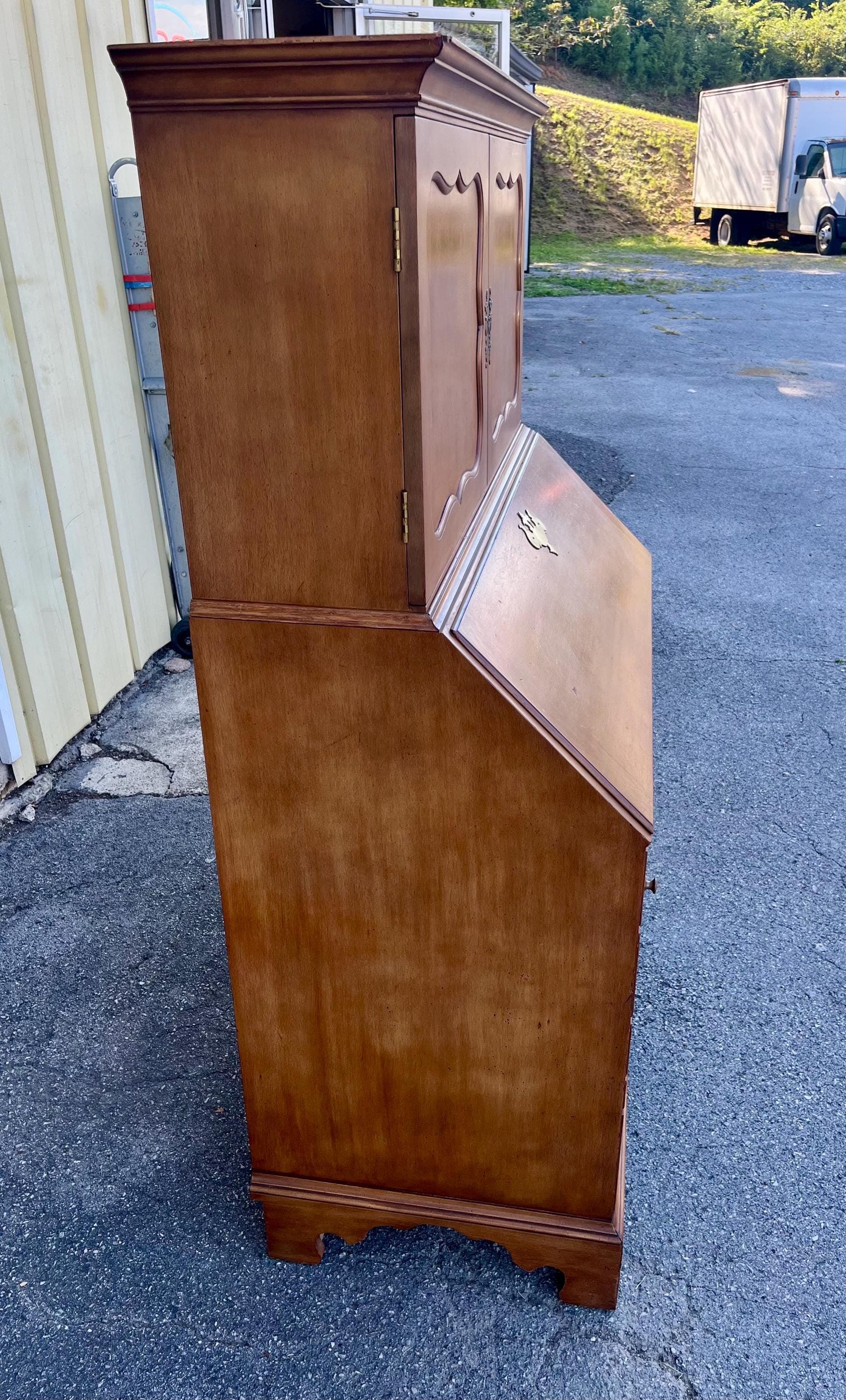 Kittinger Colonial Williamsburg Secretary Bookcase - Thumbnail 3