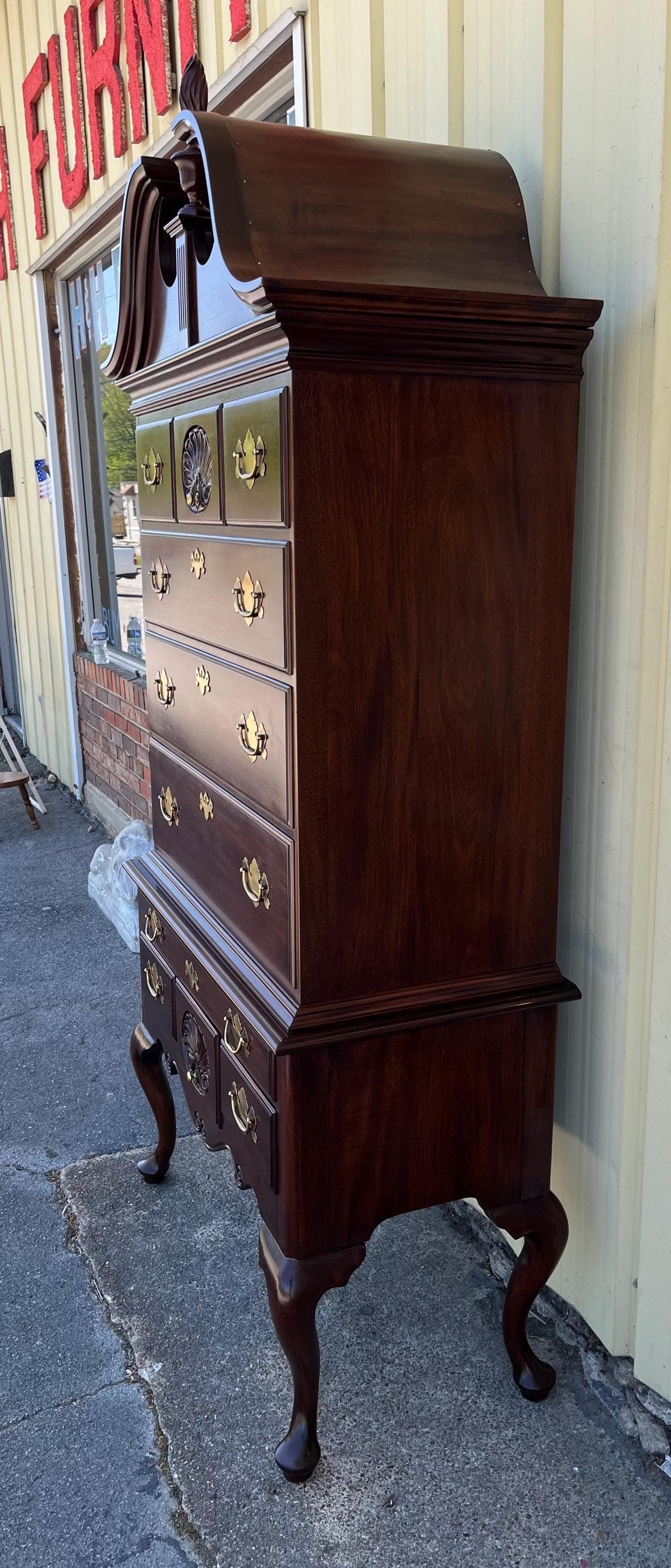 Henkel-Harris Mahogany Highboy Chest: Vintage Flame Finial, Cabriole Legs - Thumbnail 4